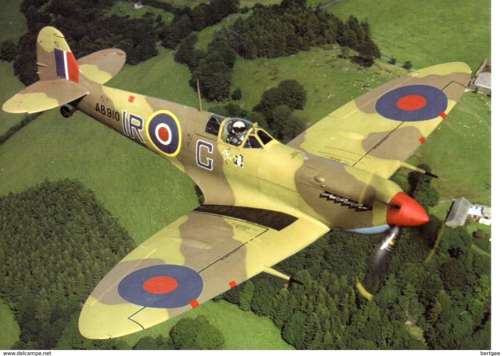 UNUSED POSTCARD (AIRCRAFT OF THE BATTLE OF BRITAIN MEMORIAL FLIGHT) - No 7. SPITFIRE VB AB910 - 1946-....: Moderne