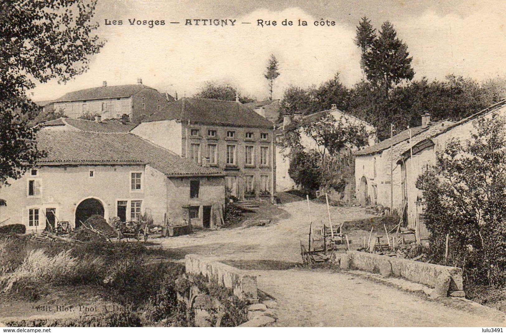 CPA - ATTIGNY (88) - Aspect De La Rue De La Côte Dans Les Années 20 - Autres & Non Classés