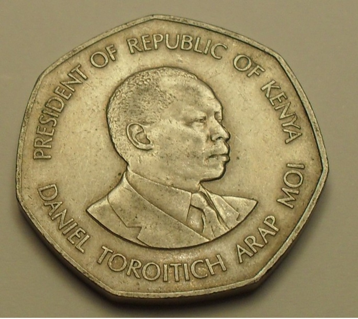 1985 - Kenya - Republic - 5 SHILLINGS - KM 23 - Kenia