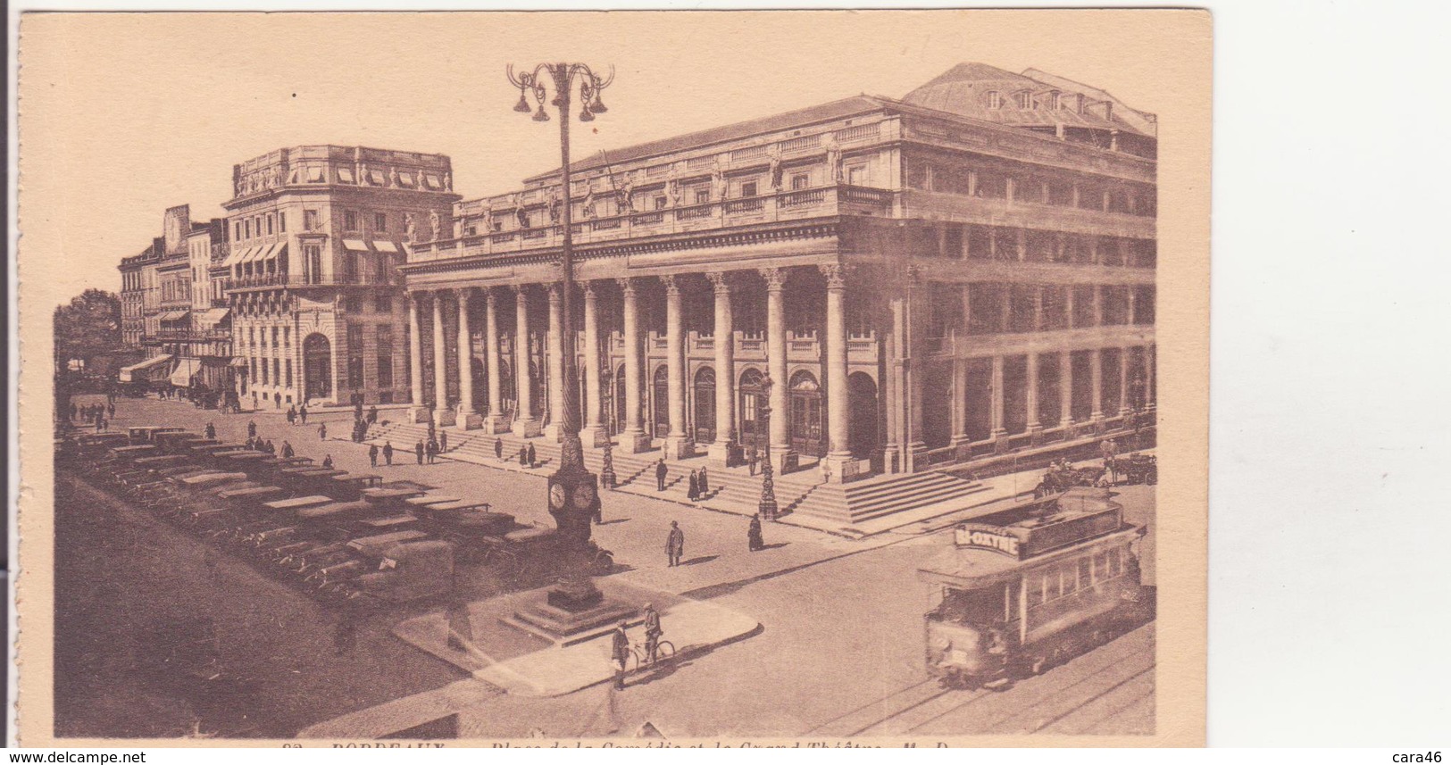 CPA - 82. Bordeaux, Place De Al Comédie Et Le Grand Théâtre - Bordeaux