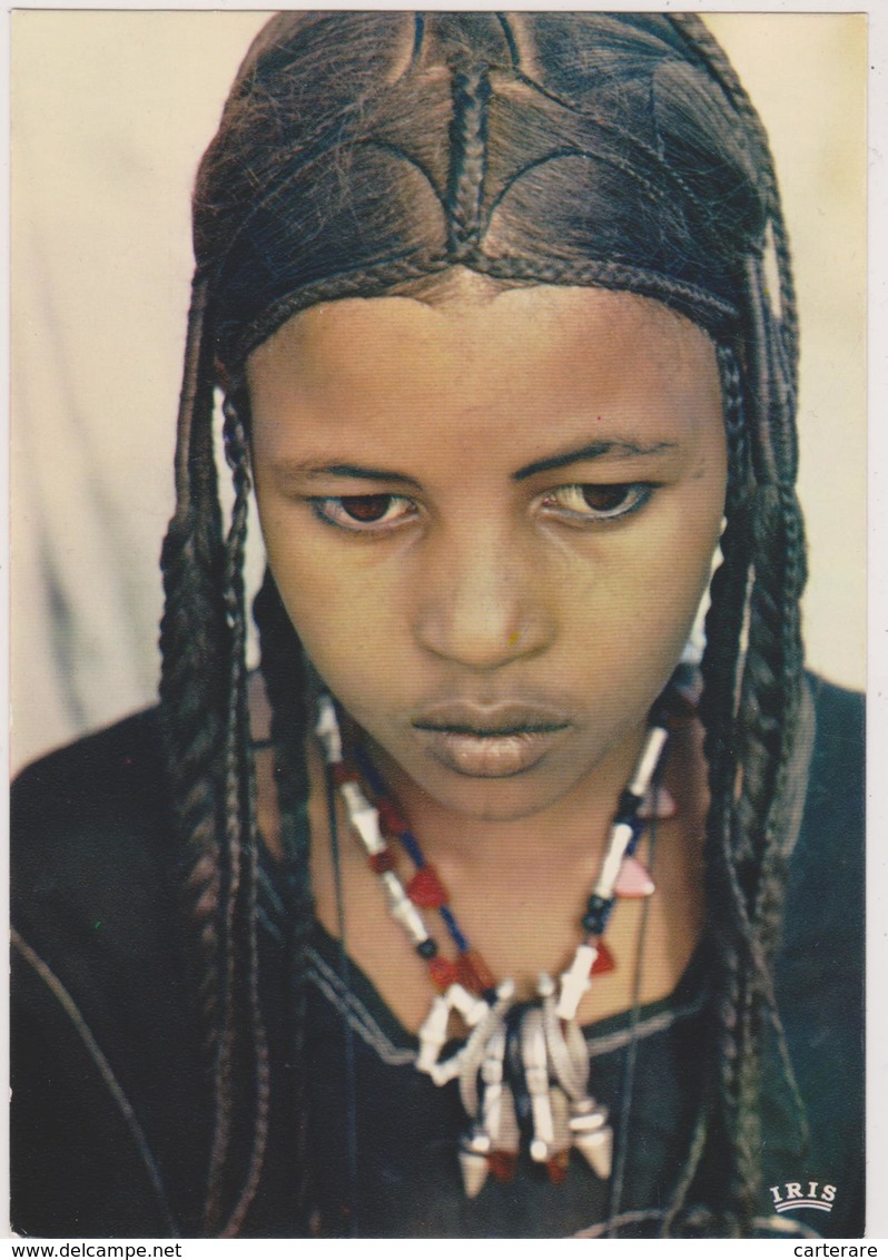 NIGER,république ,AFRIQUE,jeune Et Belle Jeune Fille Targui,TARGUI YOUNG GIRL,avec Collier Talisman, Tresses, Concentrée - Niger