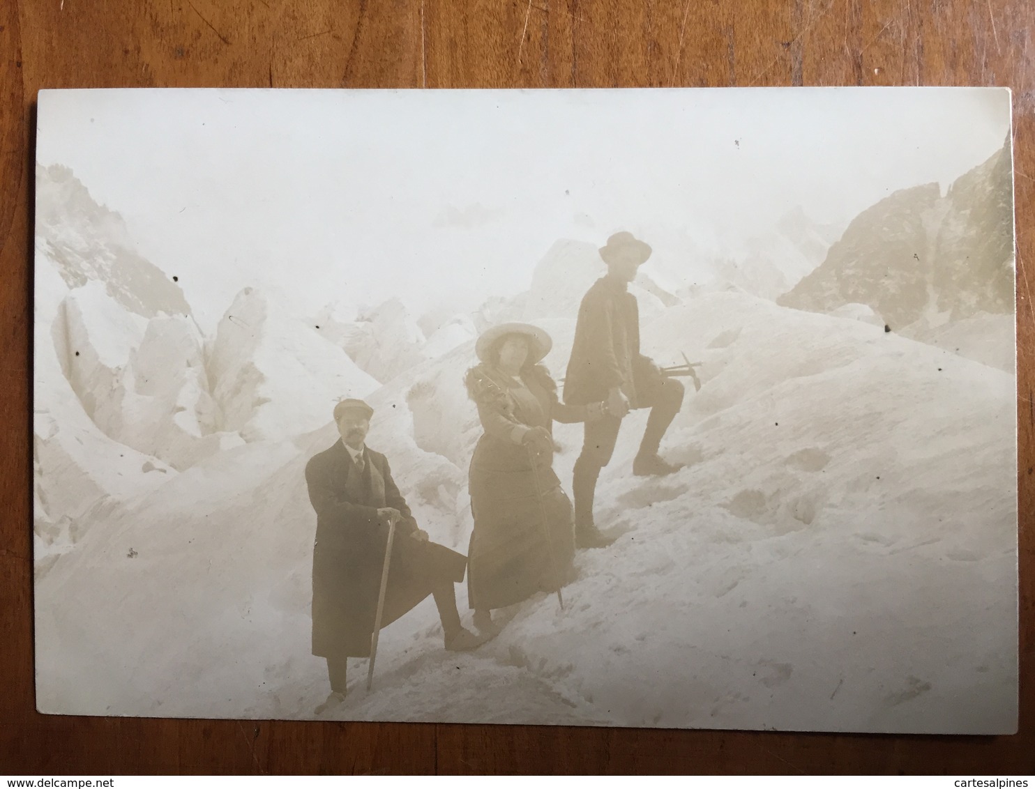 (Chamonix, Carte-photo) Touristes à La Mer De Glace. Service Photographique Des Glaciers, Vers 1910. - Chamonix-Mont-Blanc