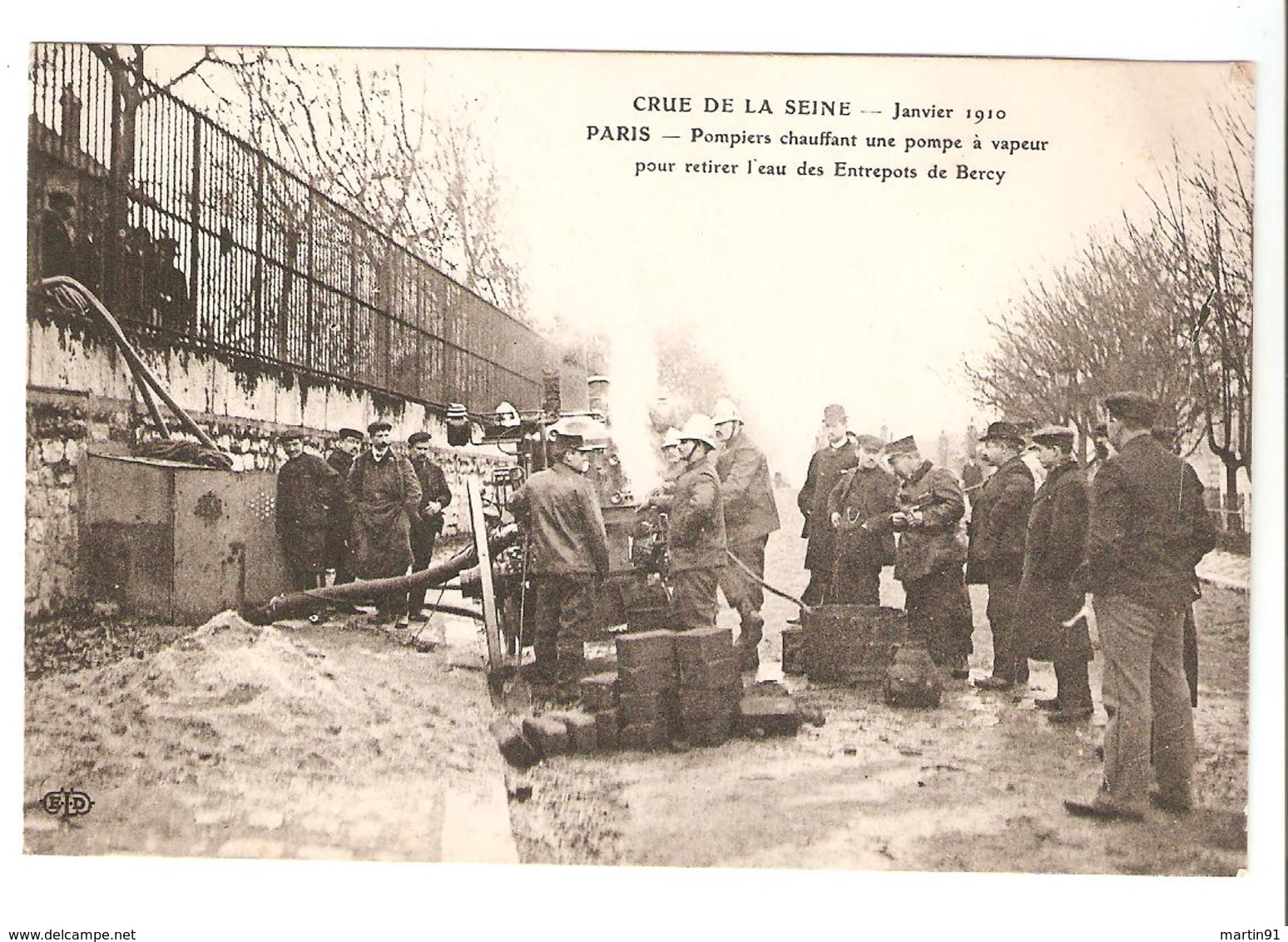 Crue De La Seine - Paris 1910 - Pompiers Chauffant Une Pompe à Vapeur Pour Retirer L'eau Des Entrepots De Bercy - Inondations De 1910