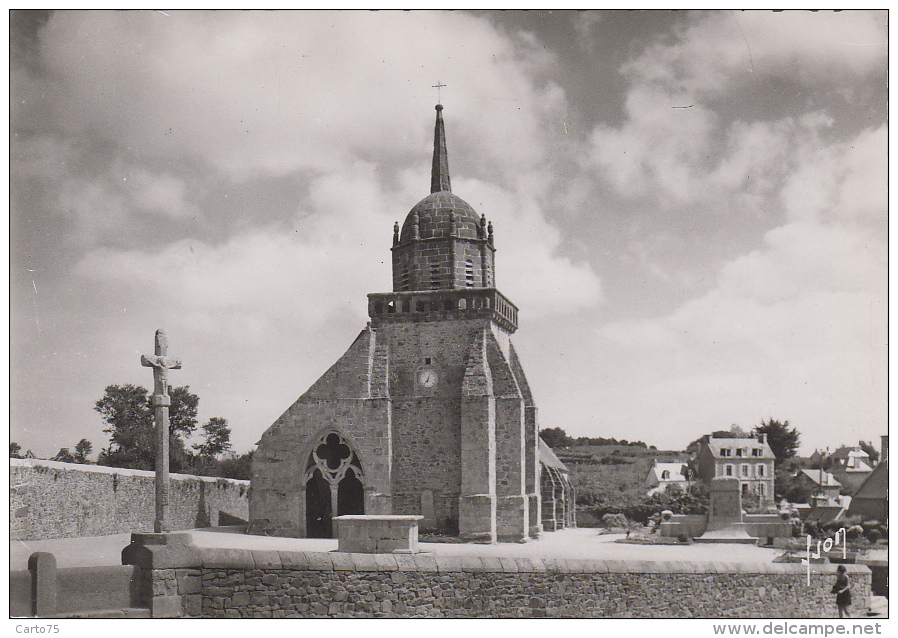 Perros-Guirec 22 - Eglise Notre-Dame De La Clarté Et Le Calvaire - Perros-Guirec