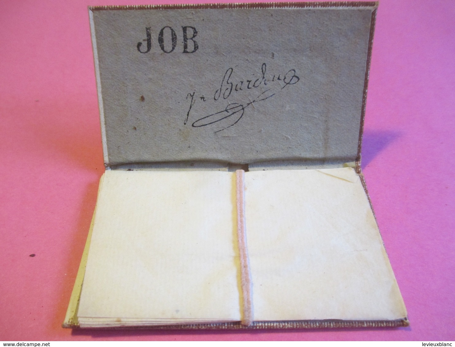 Carnet Papier Cigarettes/JOB /Bardoux/Couverture Rigide/Feuilles Tenues Par Petite Ficelle /Vers 1920-1950  CIG57 - Otros & Sin Clasificación