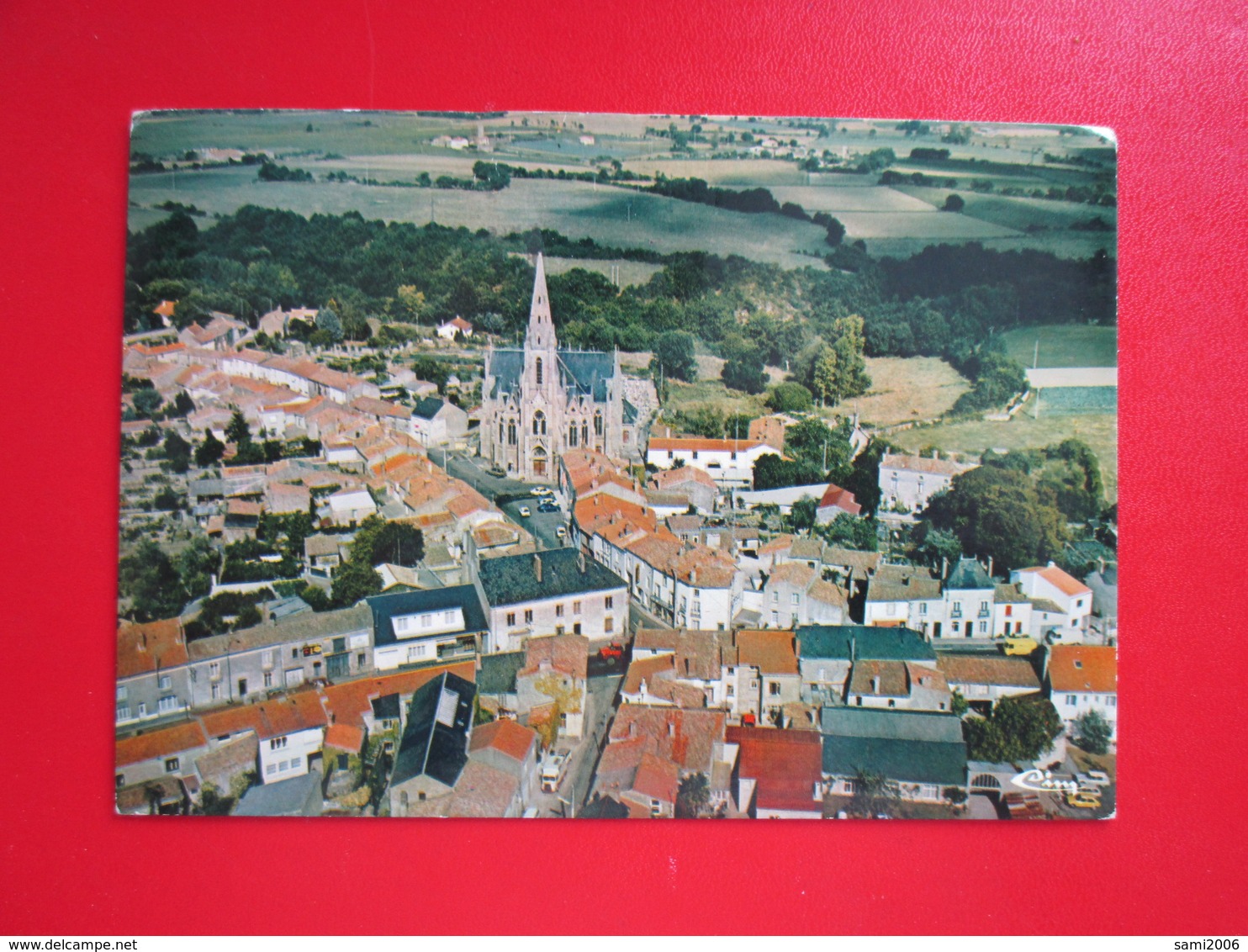 CPA 44 AIGREFEUILLE SUR MAINE VUE AERIENNE LE CENTRE DU BOURG - Aigrefeuille-sur-Maine