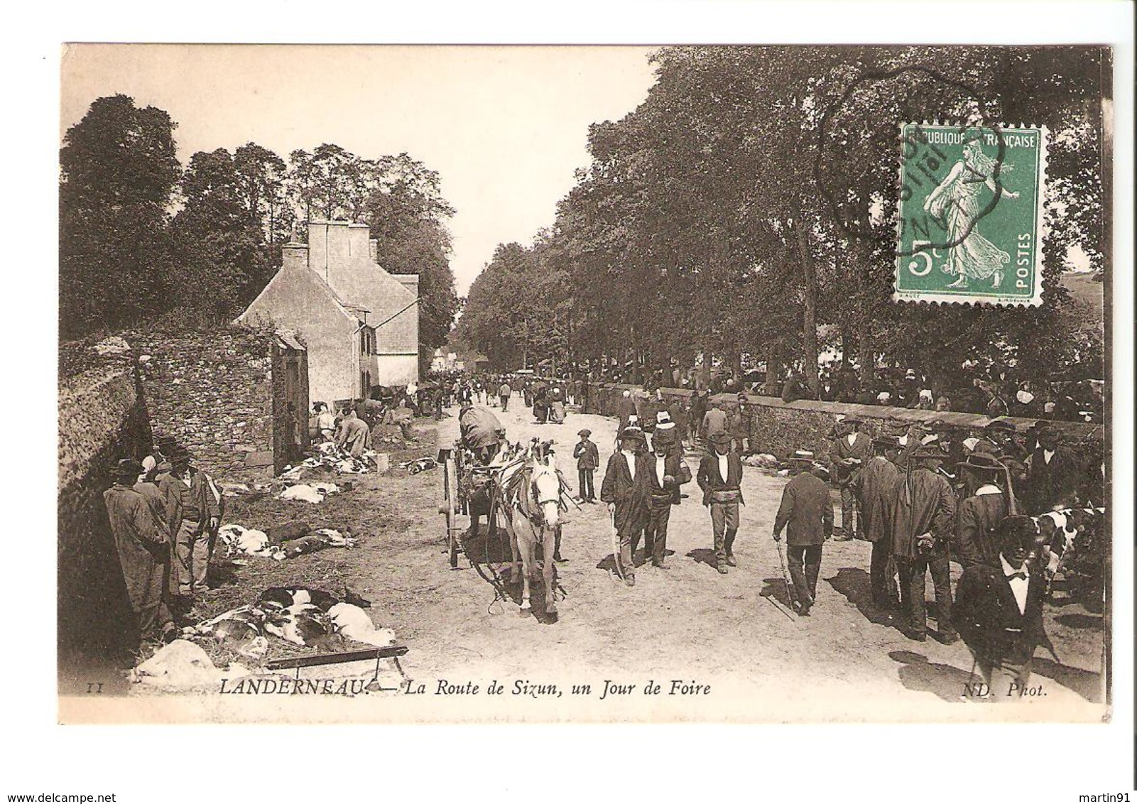 Landerneau - La Route De Sizun Un Jour De Foire - Landerneau