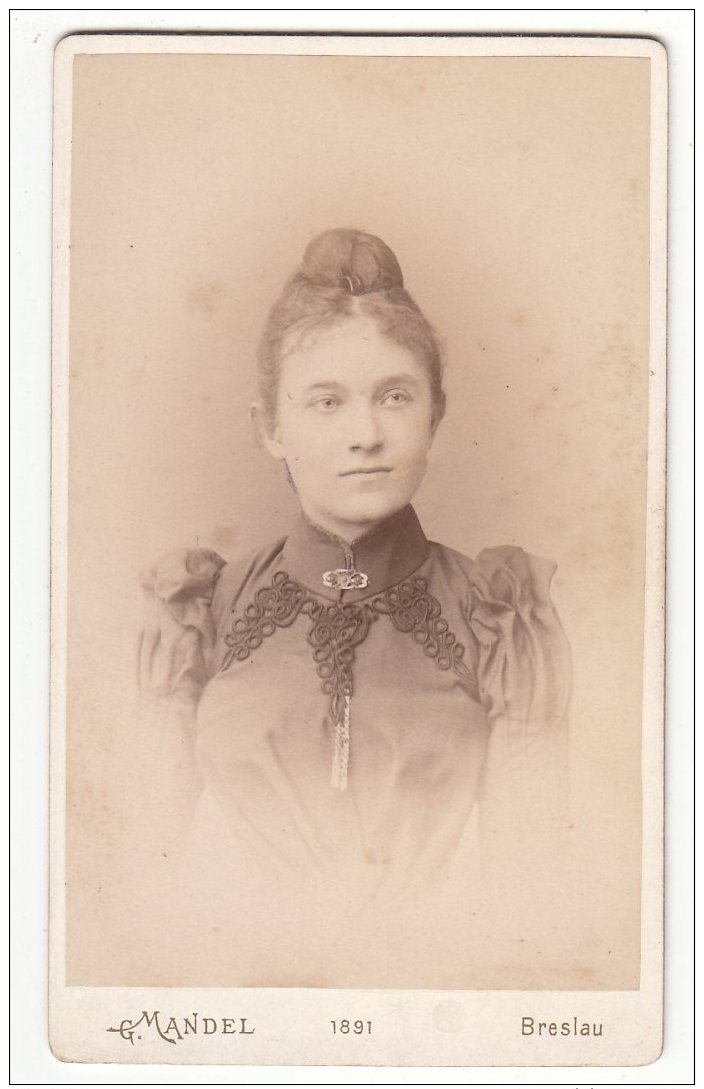 CDV Photo Datiert 1891 : Portrait Feine Junge Dame Name Rückseitig Femme Woman - Fotograf: G. Mandel, Breslau - Oud (voor 1900)