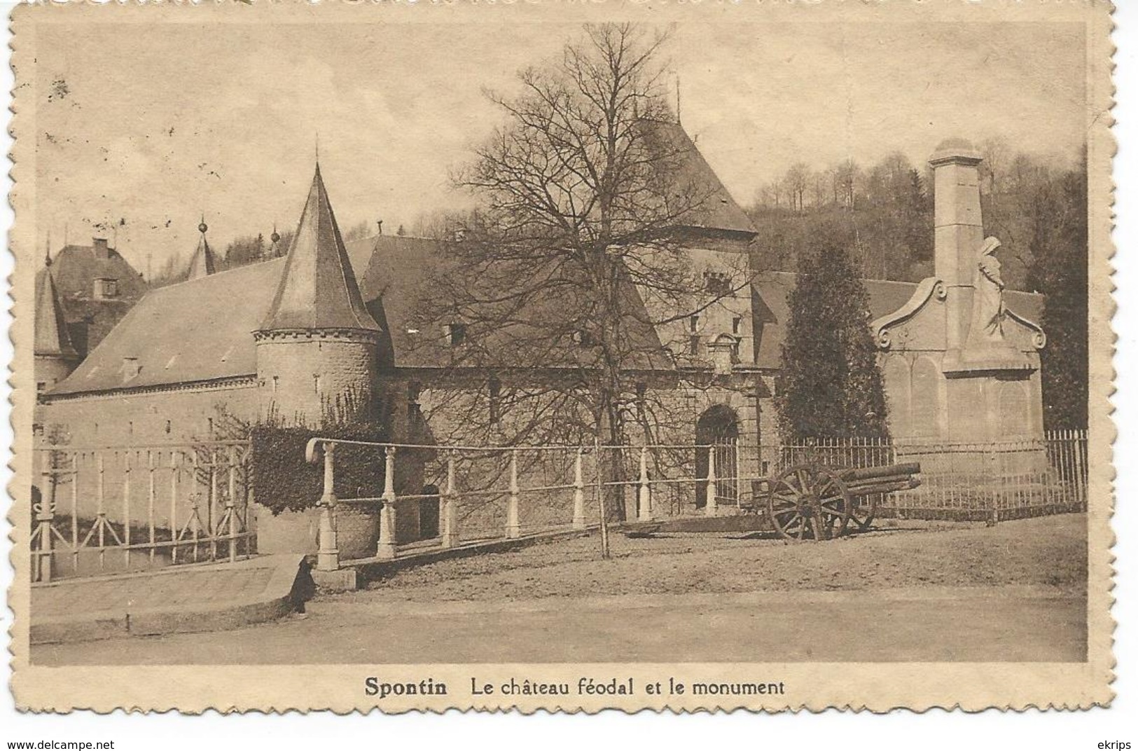 Spontin Le Château Féodal Et Le Monument - Yvoir