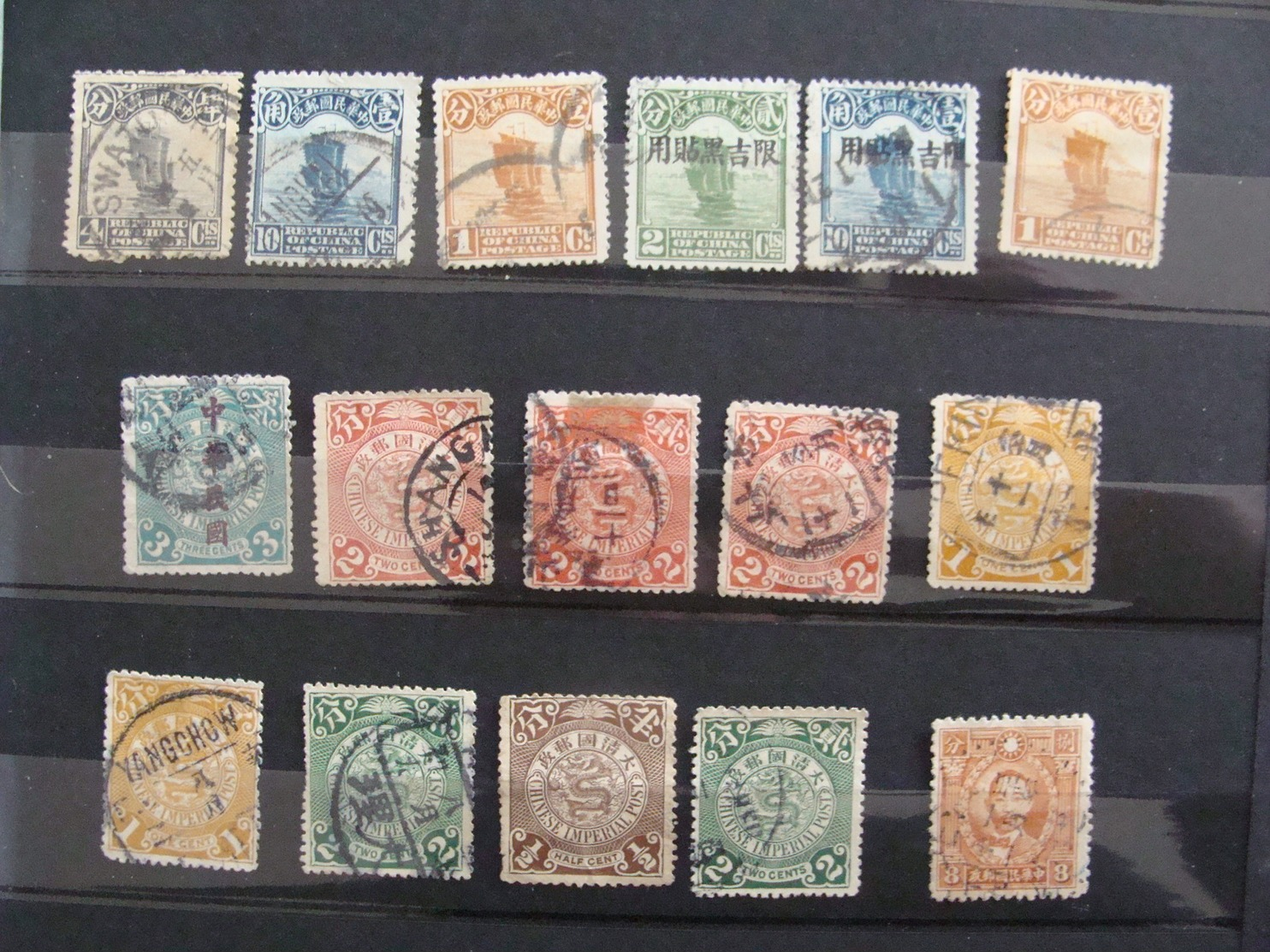 LOT CHINE CHINA 320 TIMBRES ANNEES 1910 A 1970 SUR PLANCHES AVEC PHOTOS