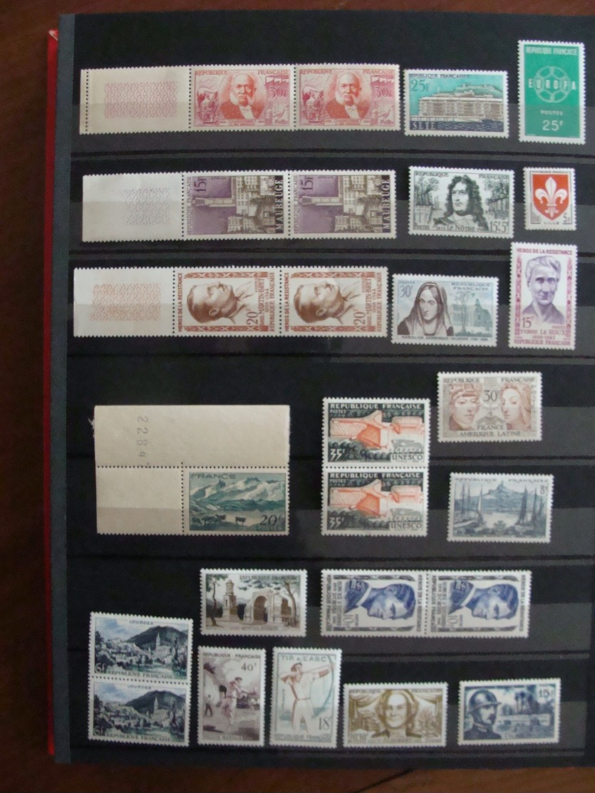 LOT 689 TIMBRES FRANCE NEUFS ** FIN ANNEES 40 A 1959 ET PHILATEC 64 . VOIR TOUTES LES PHOTOS