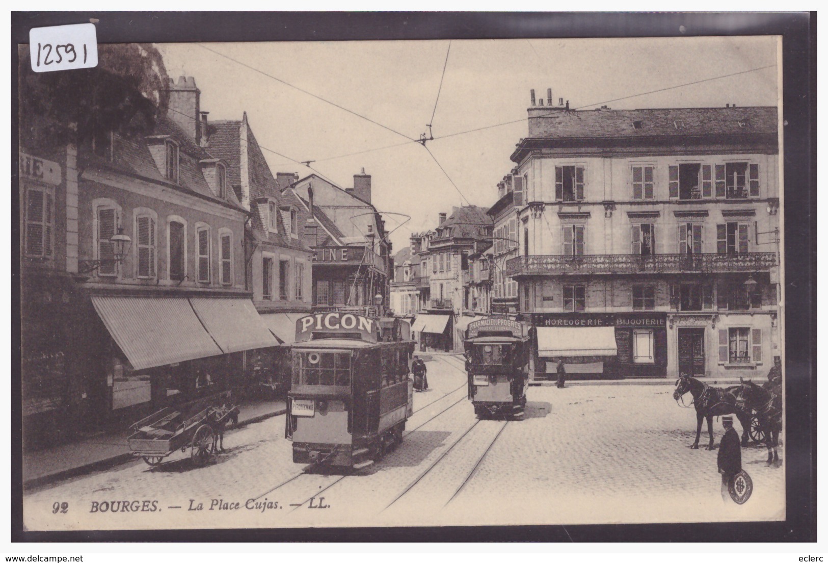 BOURGES - PLACE CUJAS - TRAMWAY - TB - Bourges