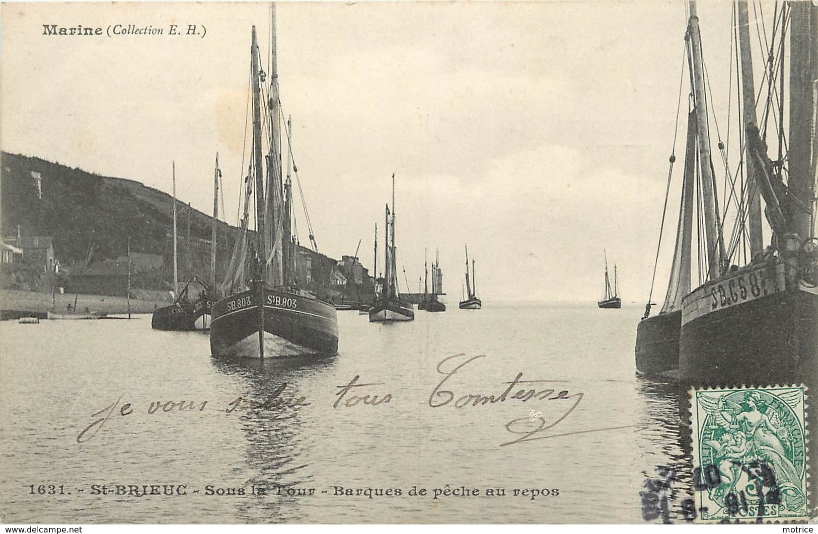 SAINT BRIEUC - Sous La Tour, Barques De Pêche Au Repos.. - Pêche