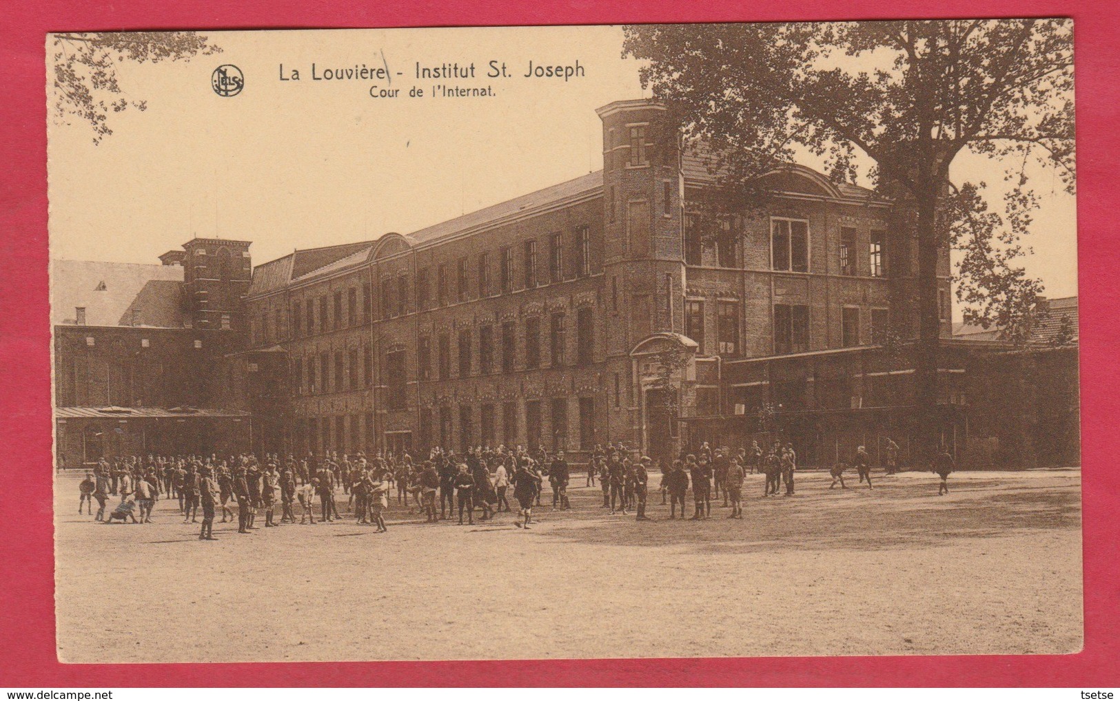 La Louvière - Institut St. Joseph - Cour De L'Internat .... éléves ( Voir Verso ) - La Louvière