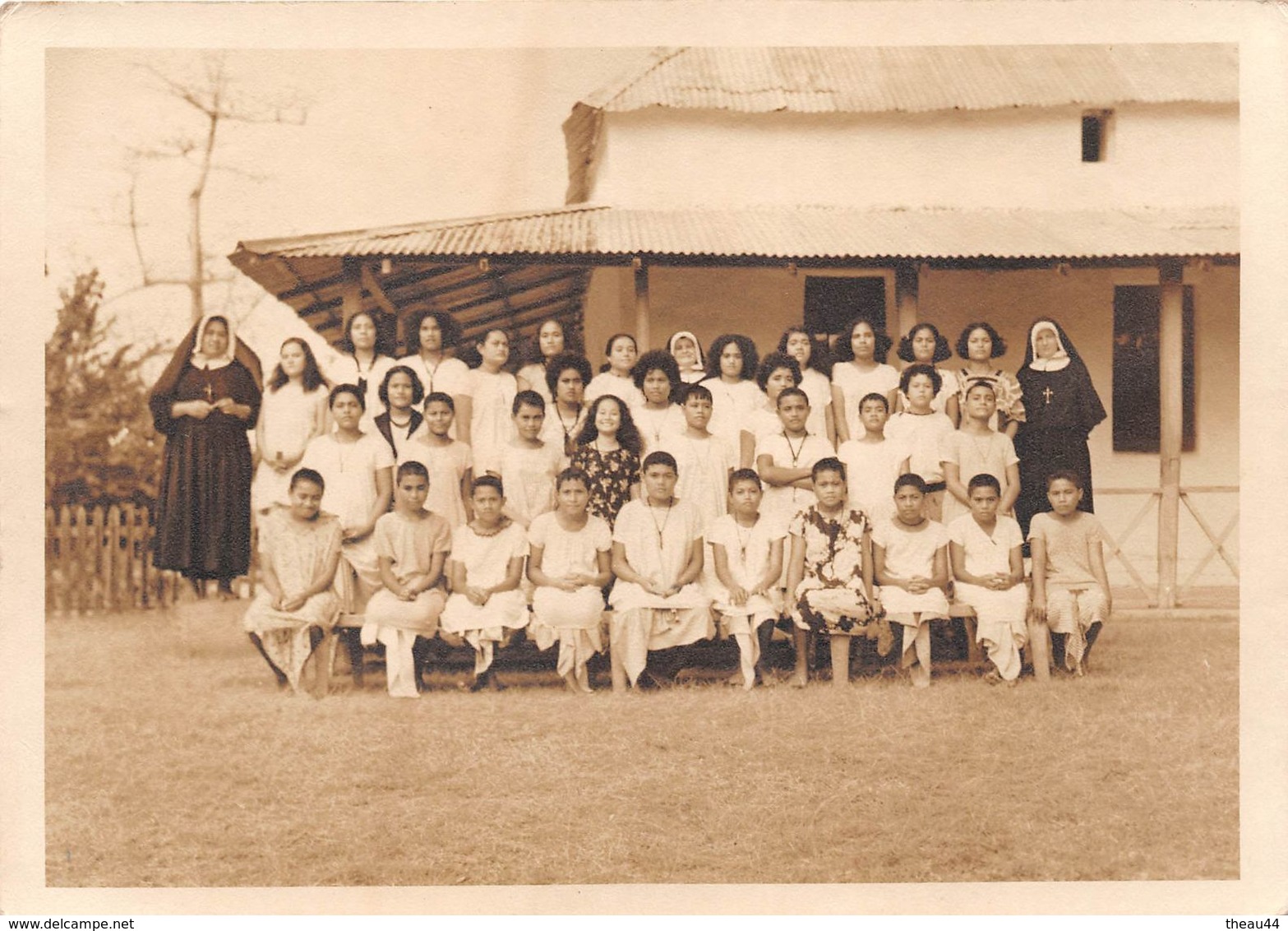 WALLIS-et-FUTUNA  -  Cliché De Religieuses Avec Des Enfants à WALLIS  - Voir Description - Wallis-Et-Futuna