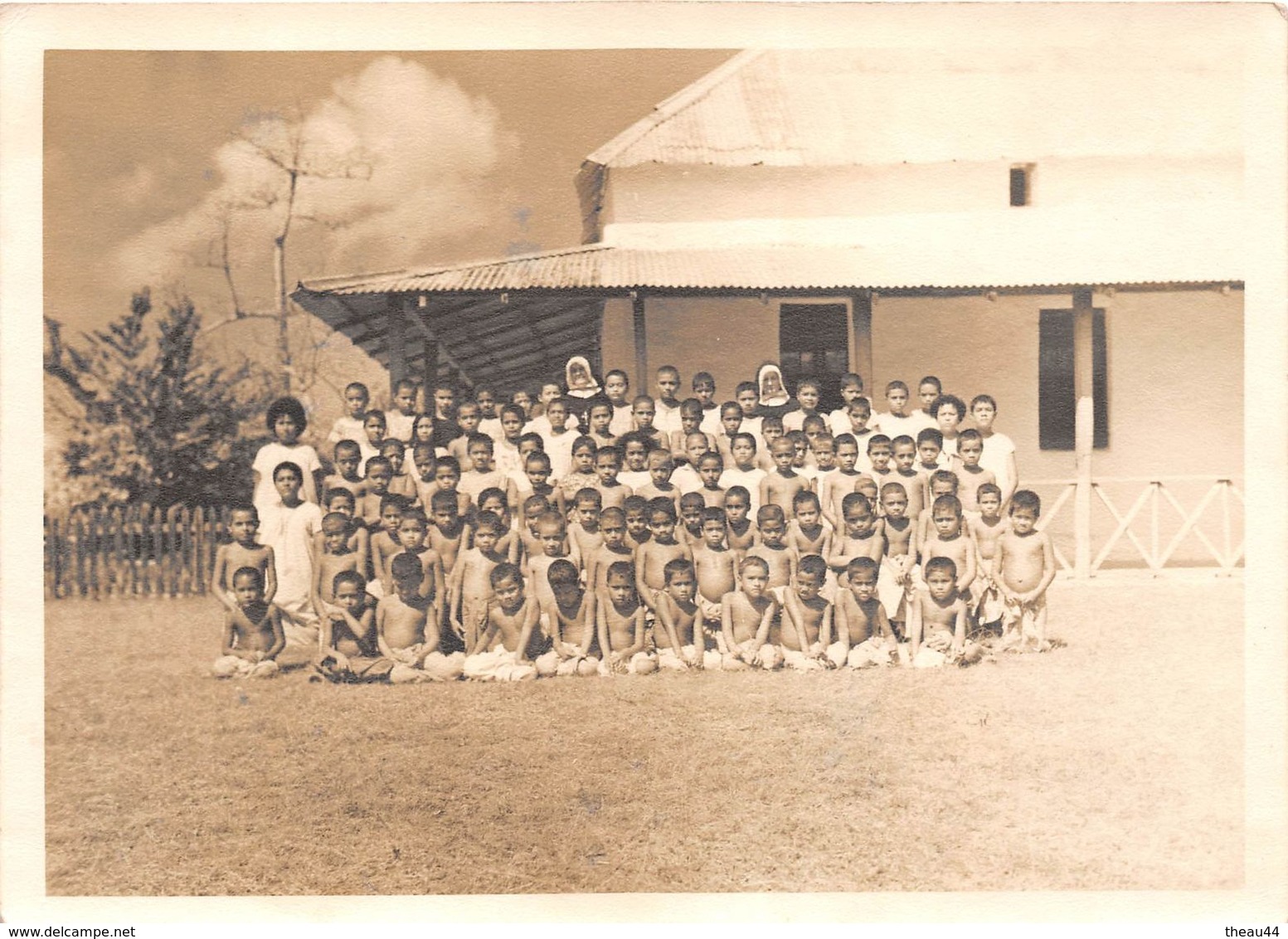 WALLIS-et-FUTUNA  -  Cliché De Religieuses Avec Des Enfants à WALLIS  - Voir Description - Wallis Und Futuna