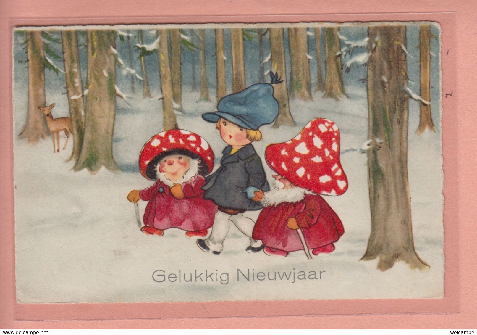 OLD  POSTCARD -  CHILDREN  1930 - GIRL WALKING IN THE FOREST WITH TWO MUSHROOM GNOMES - Autres & Non Classés