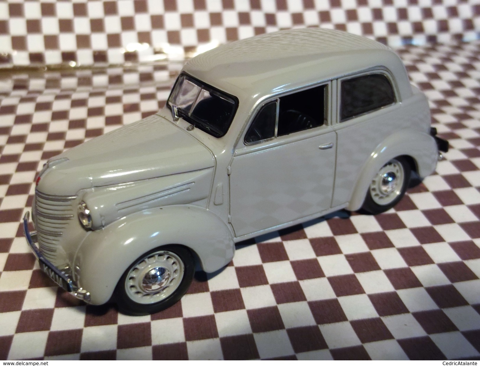 Miniature 1/43 - KIM 10-50 1940 Voiture Vintage Russe - Other & Unclassified