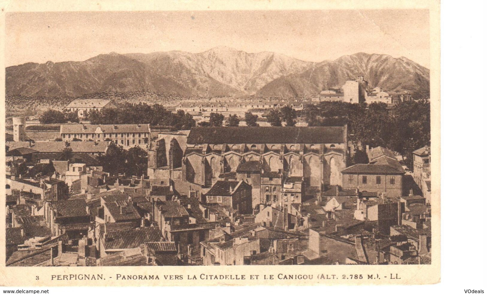 (66) Pyrénées Orientales - CPA - Perpignan - Panorama Vers La Citadelle Et Le Canigou - Perpignan