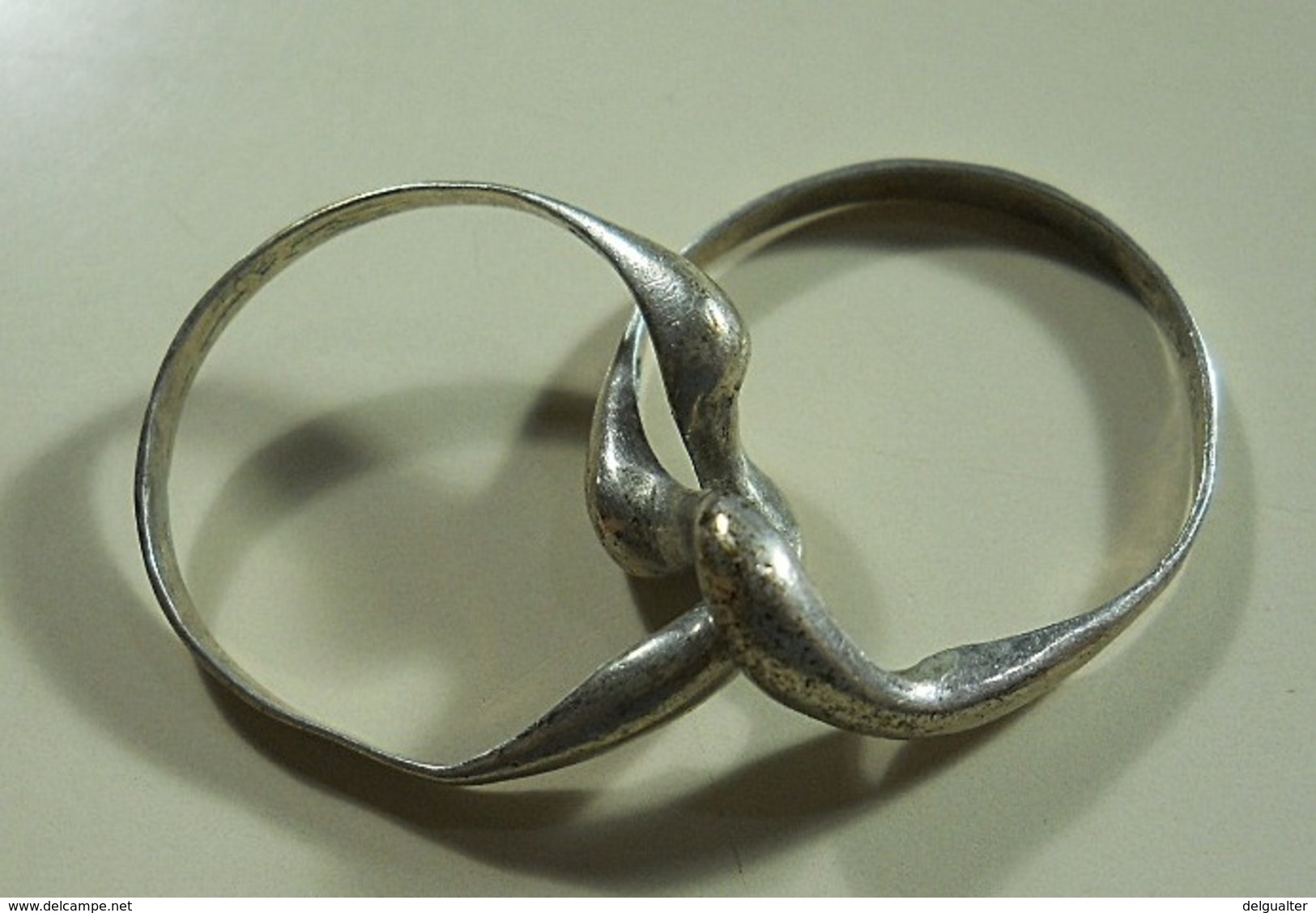 Silver Ring * Age To Identify - Bagues