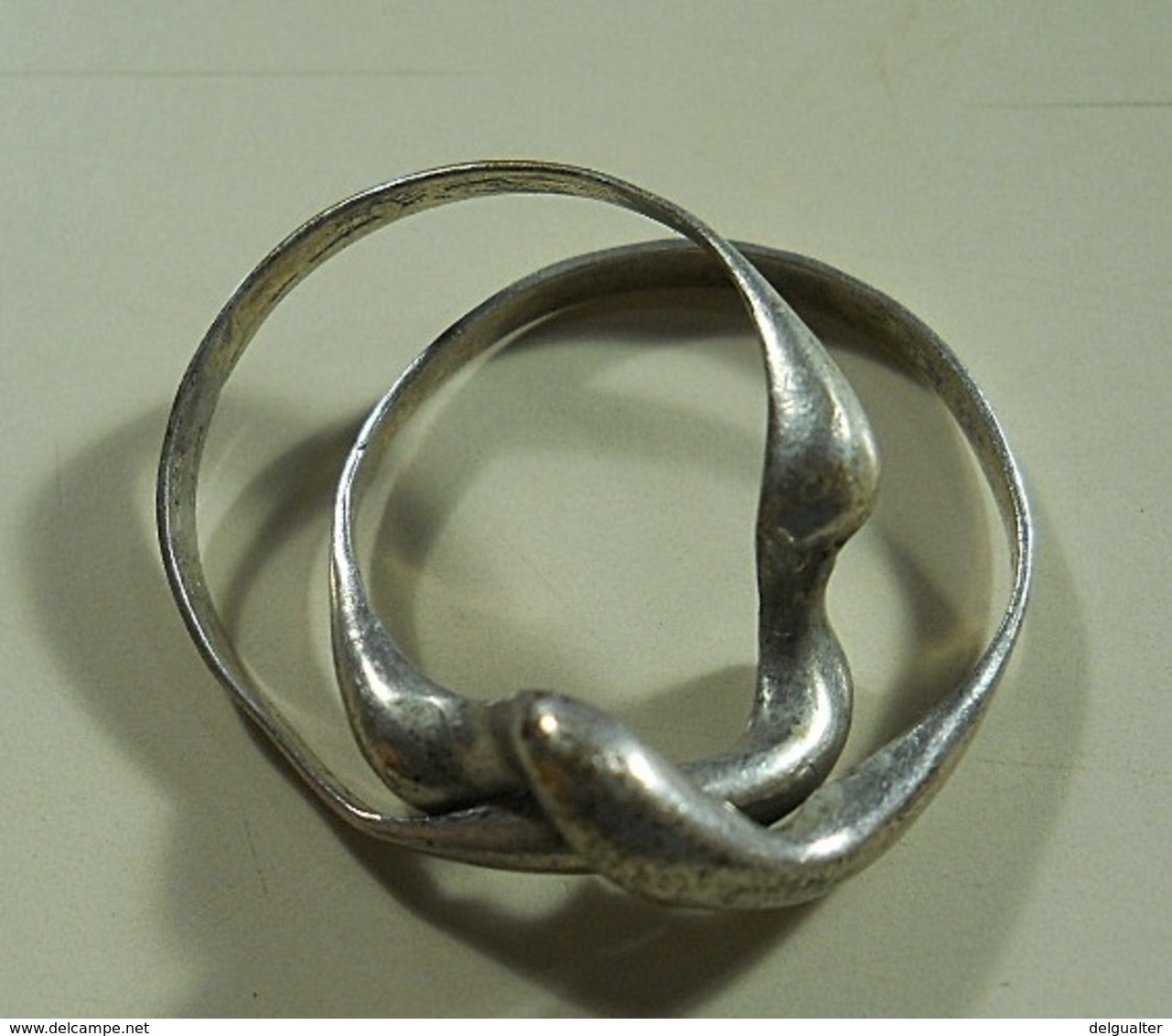 Silver Ring * Age To Identify - Bagues