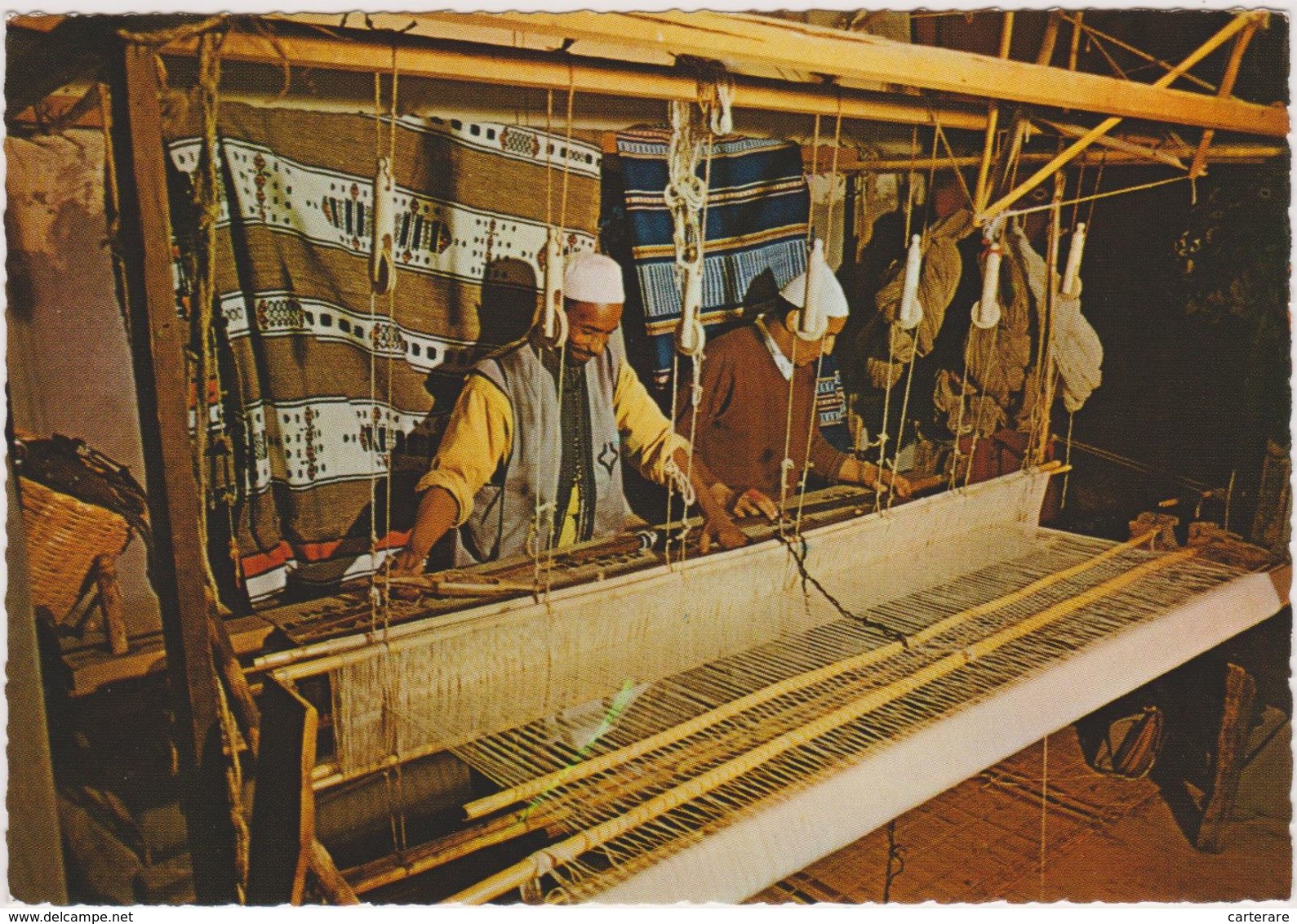 AFRIQUE,AFRICA,AFRIKA,MAROC,MOROCCO,MARRAKECH,MURRAKUSH,USINE,TISSEUR,METIER,TISSAGE,FABRIQUE DE COUVERTURE - Marrakech