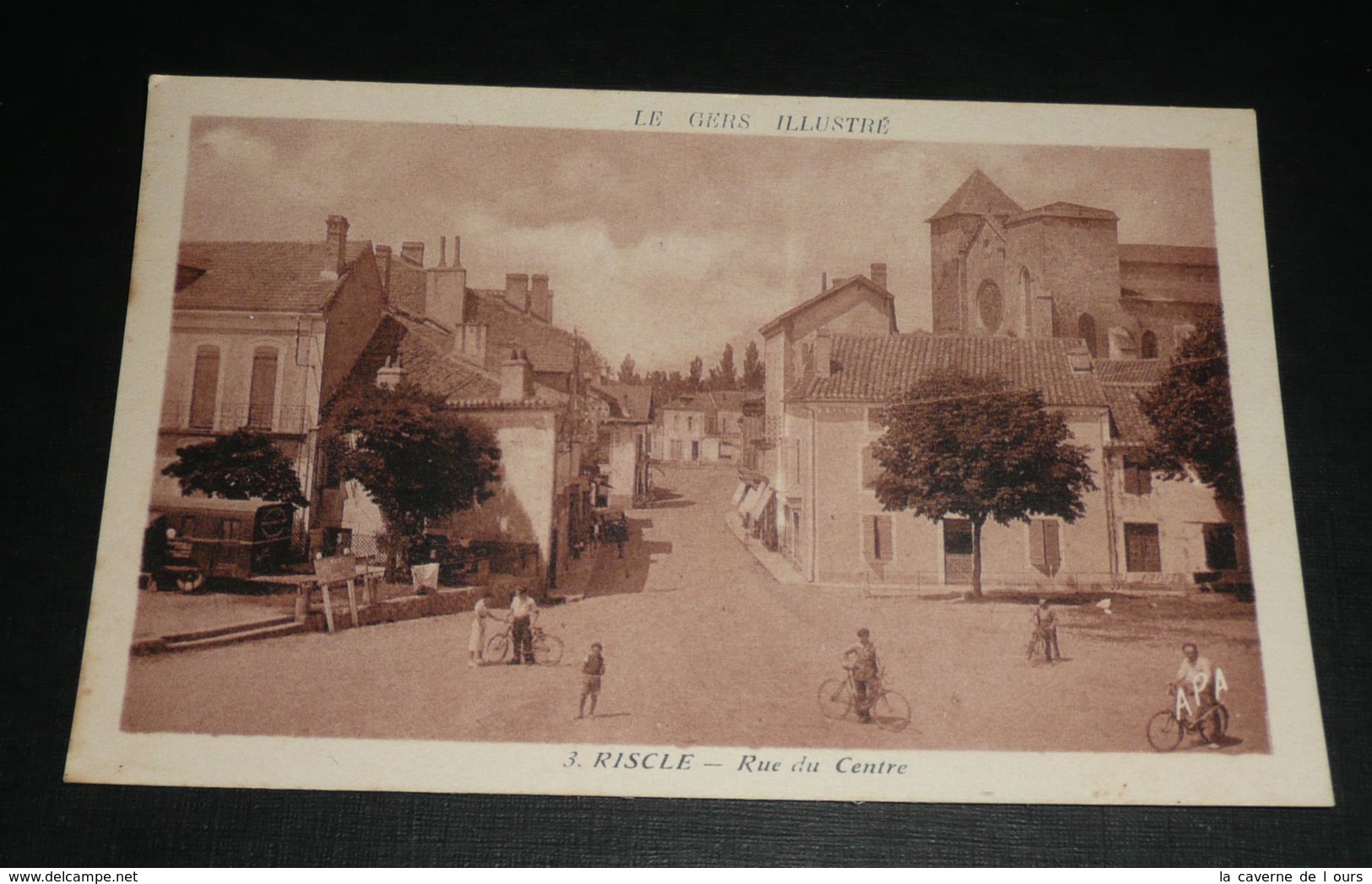 CPM, Carte Postale, Gers 32, RISCLE, Rue Du Centre, Animée, Vélo - Riscle