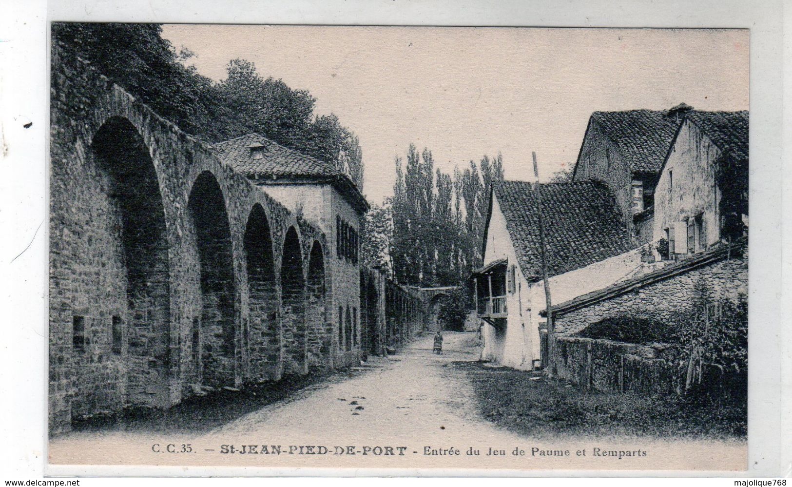 Cpa - Saint Jean Pied De Port - Entrée Du Jeu De Paume Et Remparts - - Saint Jean Pied De Port
