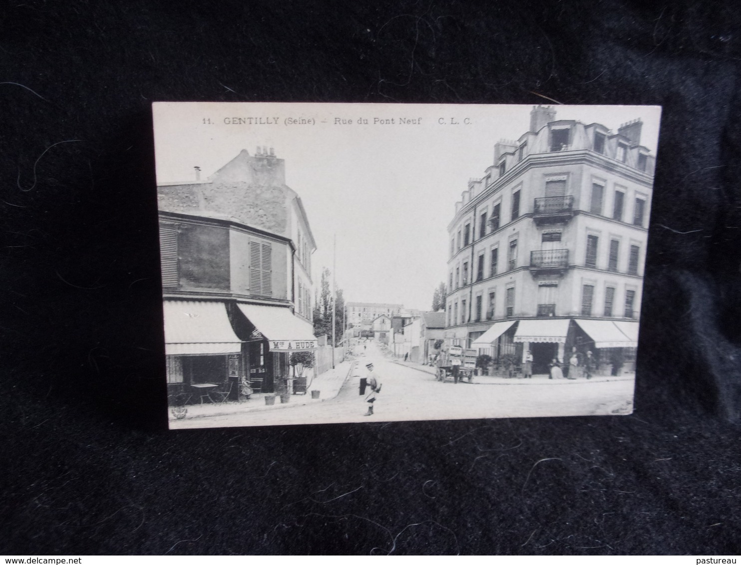 Gentilly . Rue Du Pont Neuf .Maison Hude .Voir 2 Scans. - Gentilly