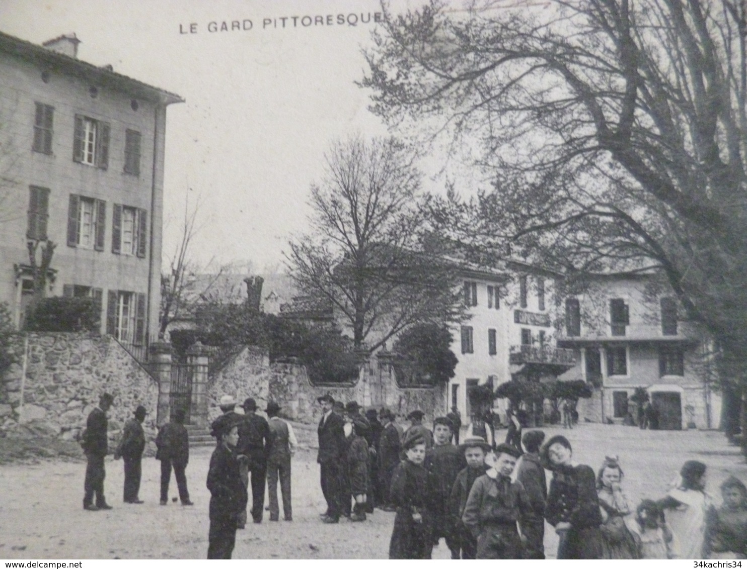 CPA 30 Gard Genholac Place Du Colombier Et Les Joueurs De Boules TBE - Autres & Non Classés