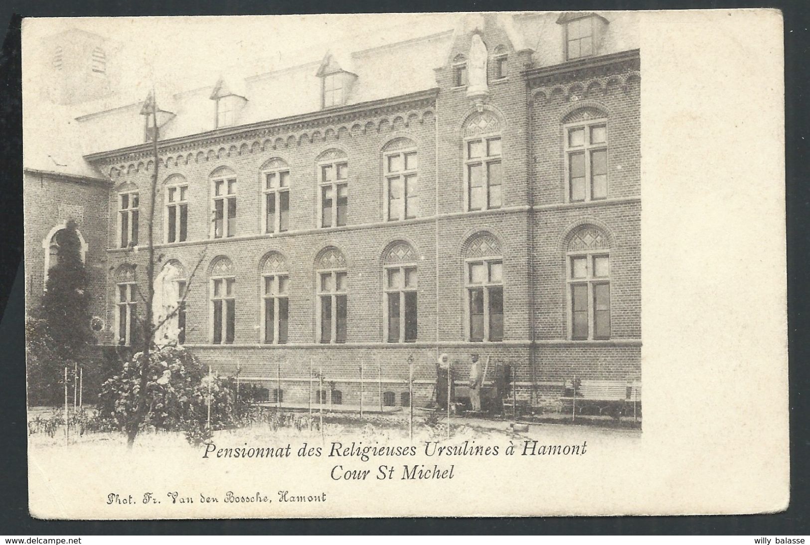 +++ CPA - HAMMONT - Pensionnat Des Religieuses Ursulines - Cour St Michel  // - Hamont-Achel