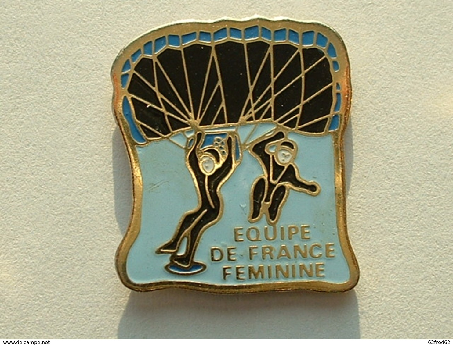 PIN'S  PARACHUTISME - EQUIPE DE FRANCE FEMININE - Parachutting