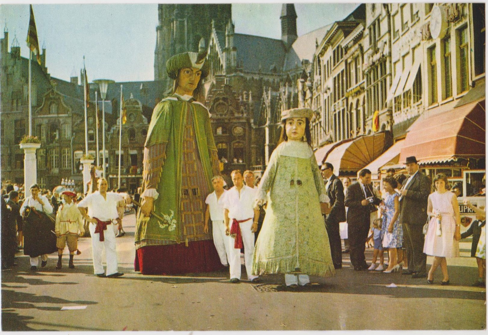 CHROMO FOLKLORE EN BELGIQUE ET LUXEMBOURG VEGE ALBUM 3 N° 707 MALINES CORSO FLEURI GEANTS  13 X 9 CM - Autres & Non Classés