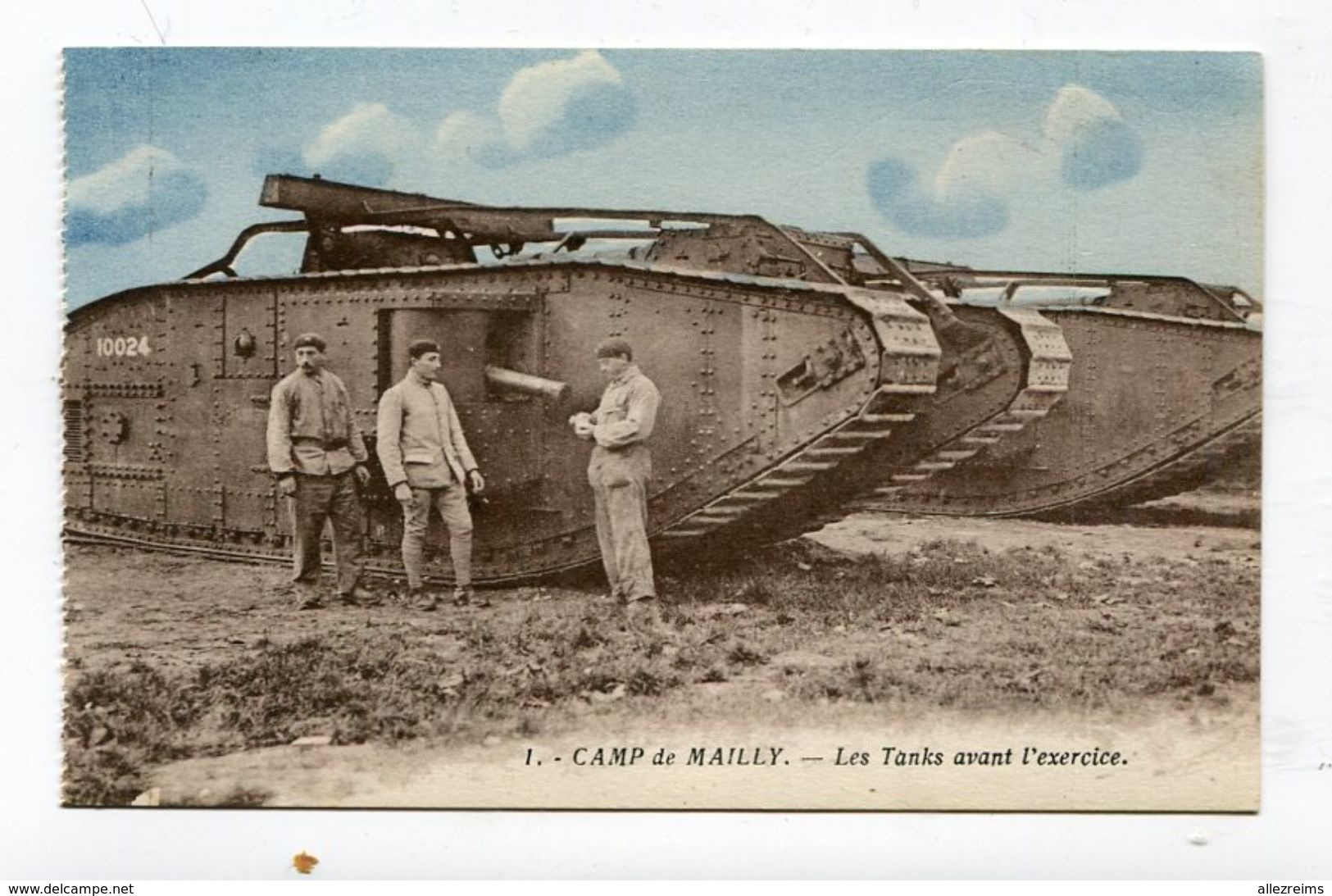 CPA  Militaria : Camp De Mailly  Un Tank    VOIR   DESCRIPTIF  §§§ - Equipment