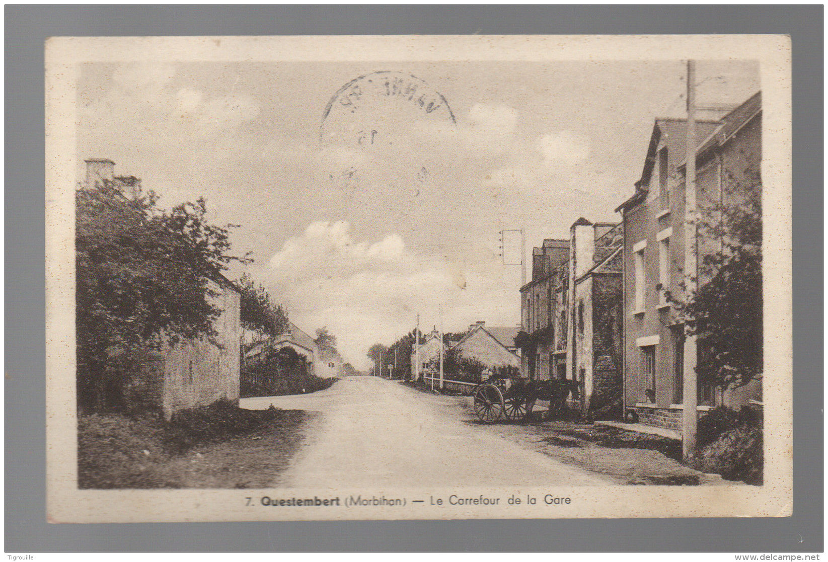 CP27112 - Questembert - Le Carrefour De La Gare - Ecrite - Autres & Non Classés