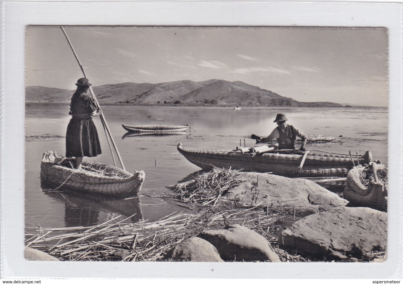 PERU. 66252 PUNO. "UROS" HABITANTES DE LAS ISLAS FLTANTES EN EL LAGO TITICACA. ADVERTISING FAUCETT AIRLINES.-TBE-BLEUP - Peru