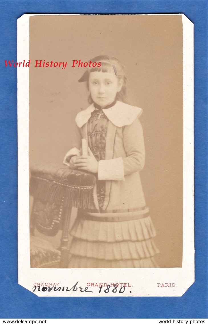 Photo Ancienne CDV - PARIS - Portrait De Jeune Fille - Nov 1889 - Photographe Chambay Girl Enfant Pose Mode Croix Robe - Anciennes (Av. 1900)