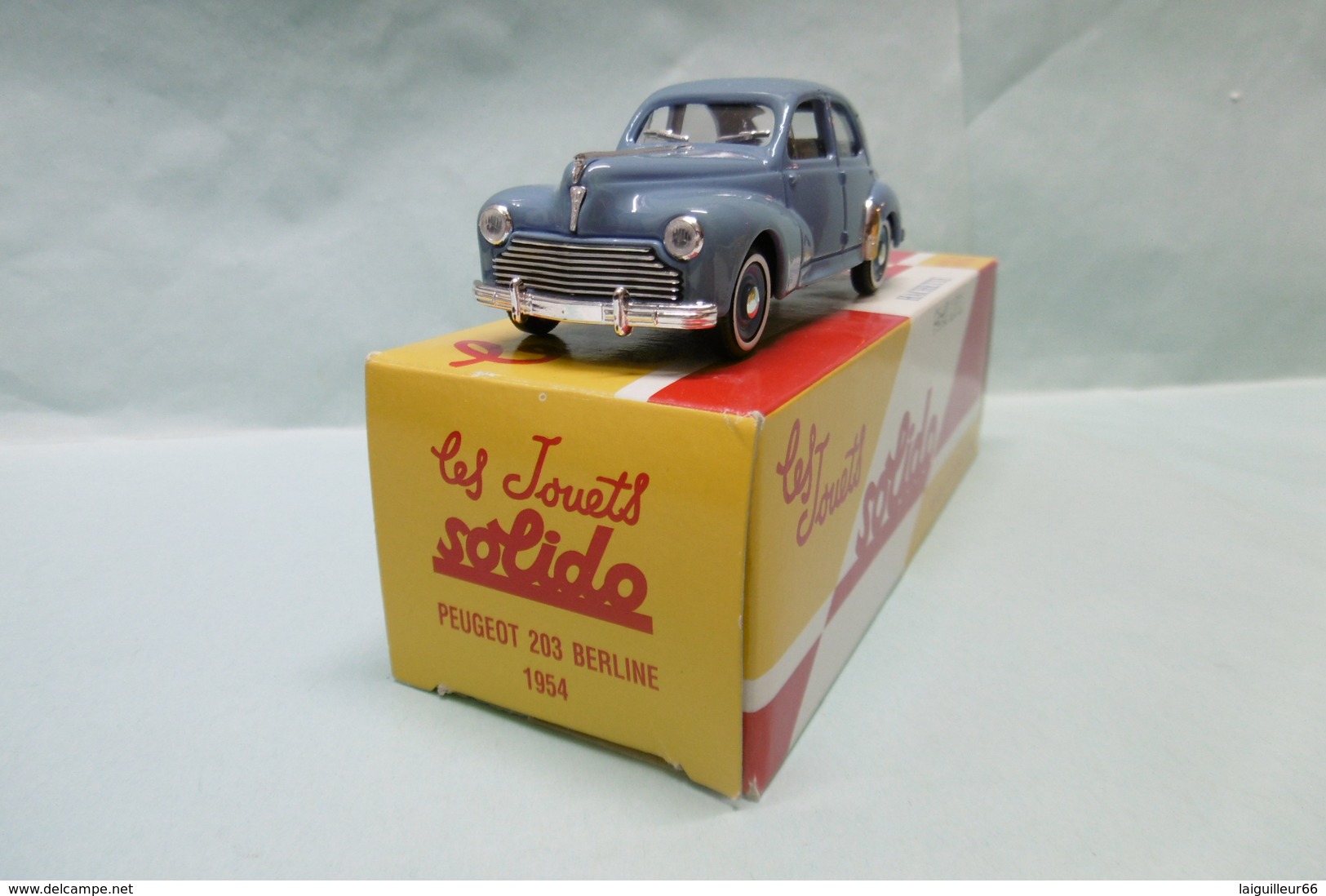 Solido / Hachette - PEUGEOT 203 BERLINE 1954 Bleu BO 1/43 - Solido