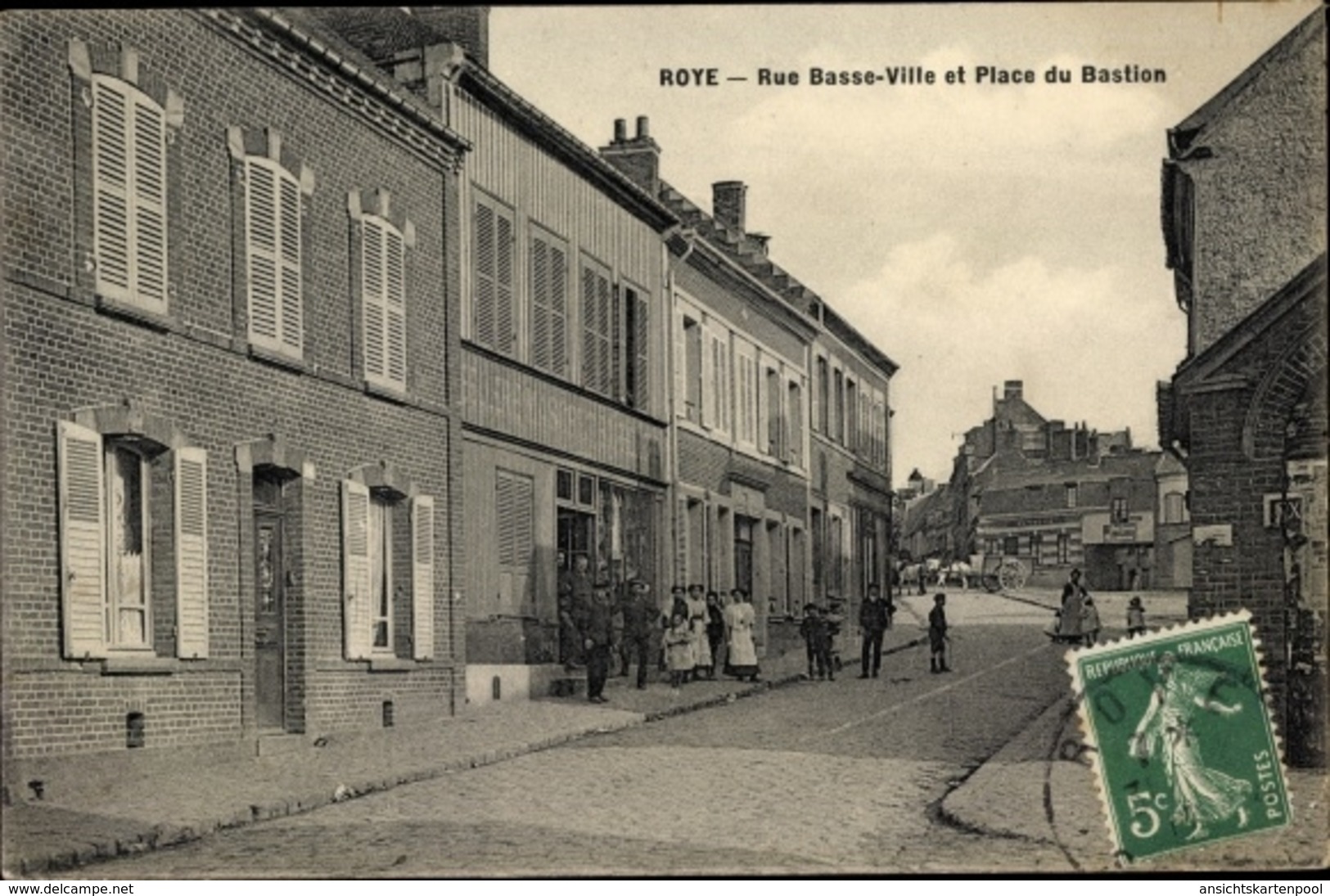 Cp Roye Somme, Rue Basse Ville Et Place Du Bastion - Autres & Non Classés