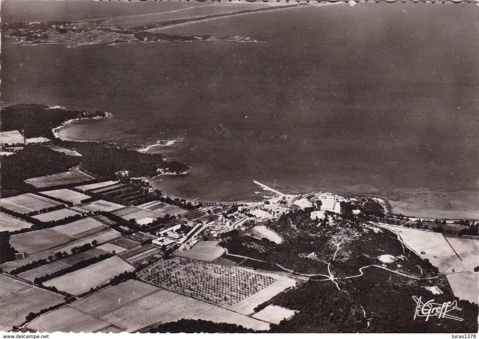 83 / PORQUEROLLES / VUE AERIENNE / LE PORT ET LA PRESQU ILE DE GIENS - Porquerolles