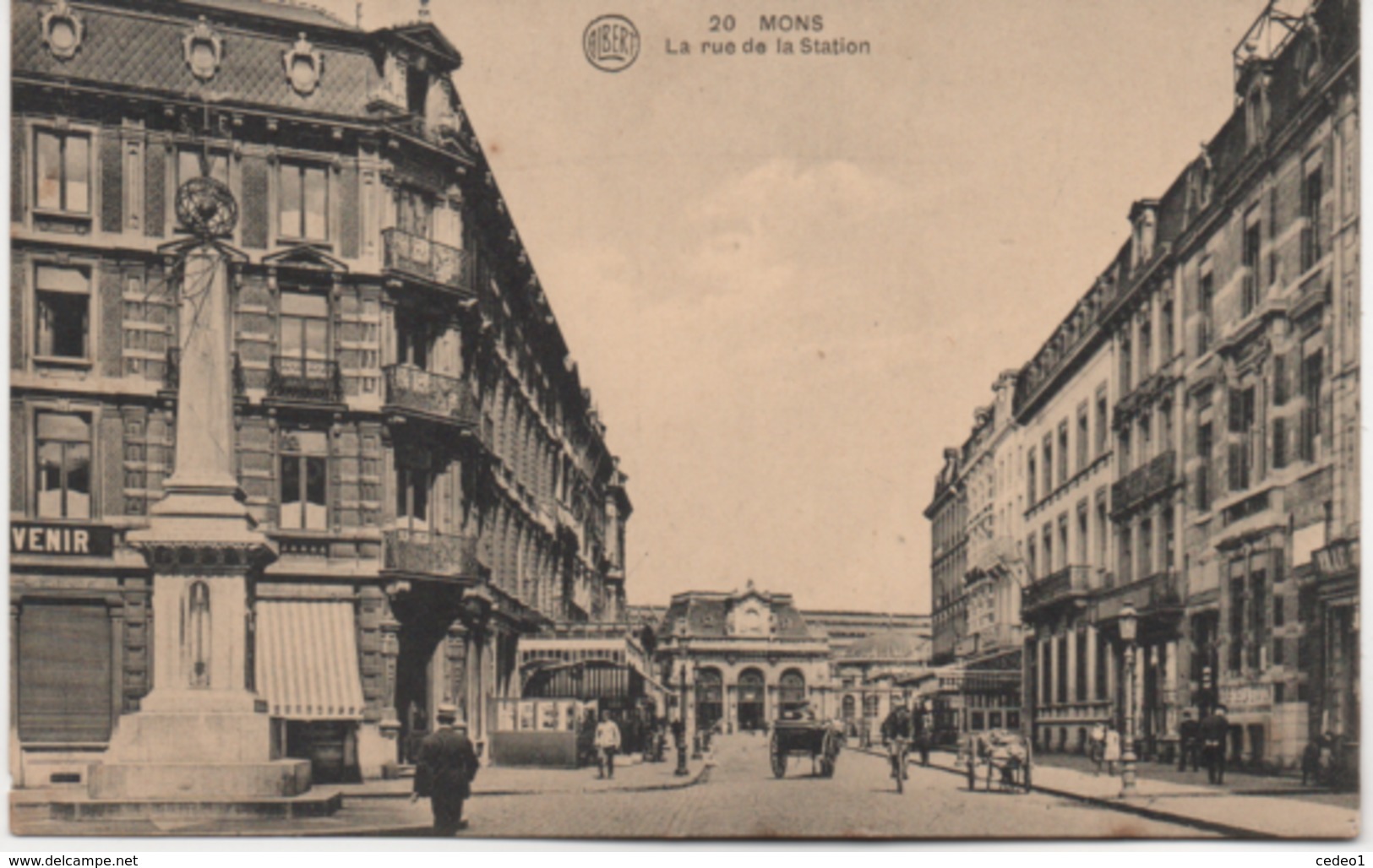 MONS  LA RUE DE LA STATION - Mons