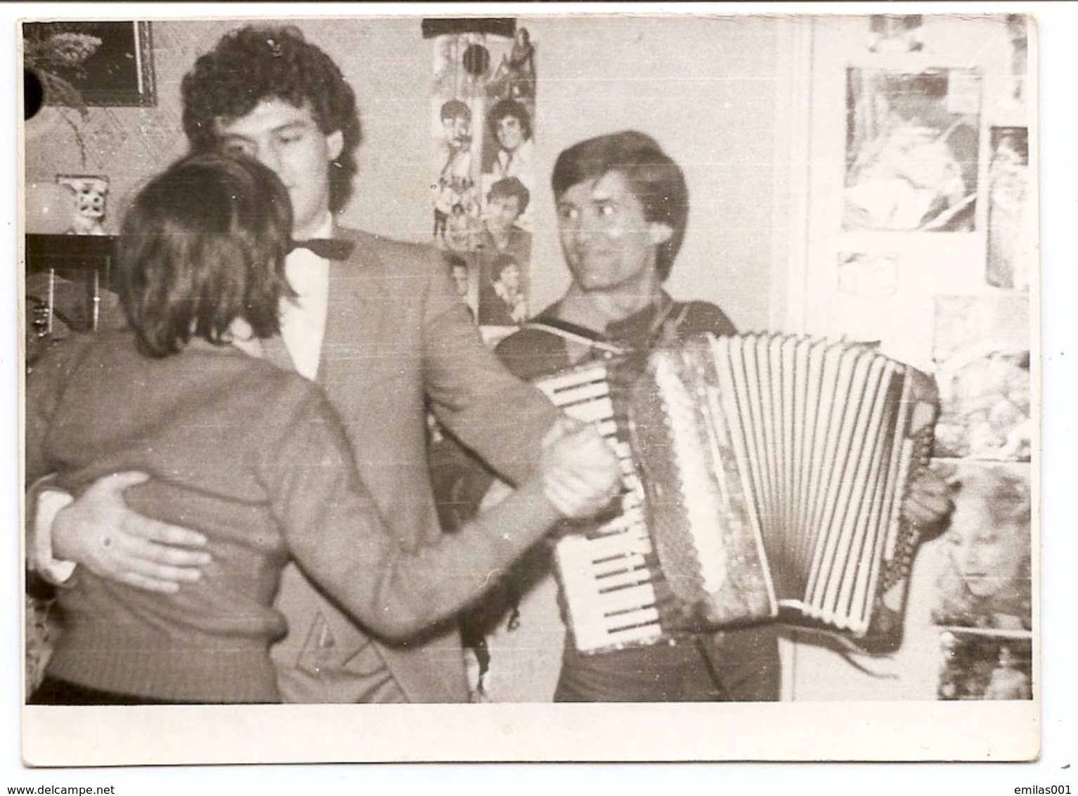 Photo Originale , Homme Jouant à L'accordéon , Dim 11.5 X 8.0 Cm - Photos