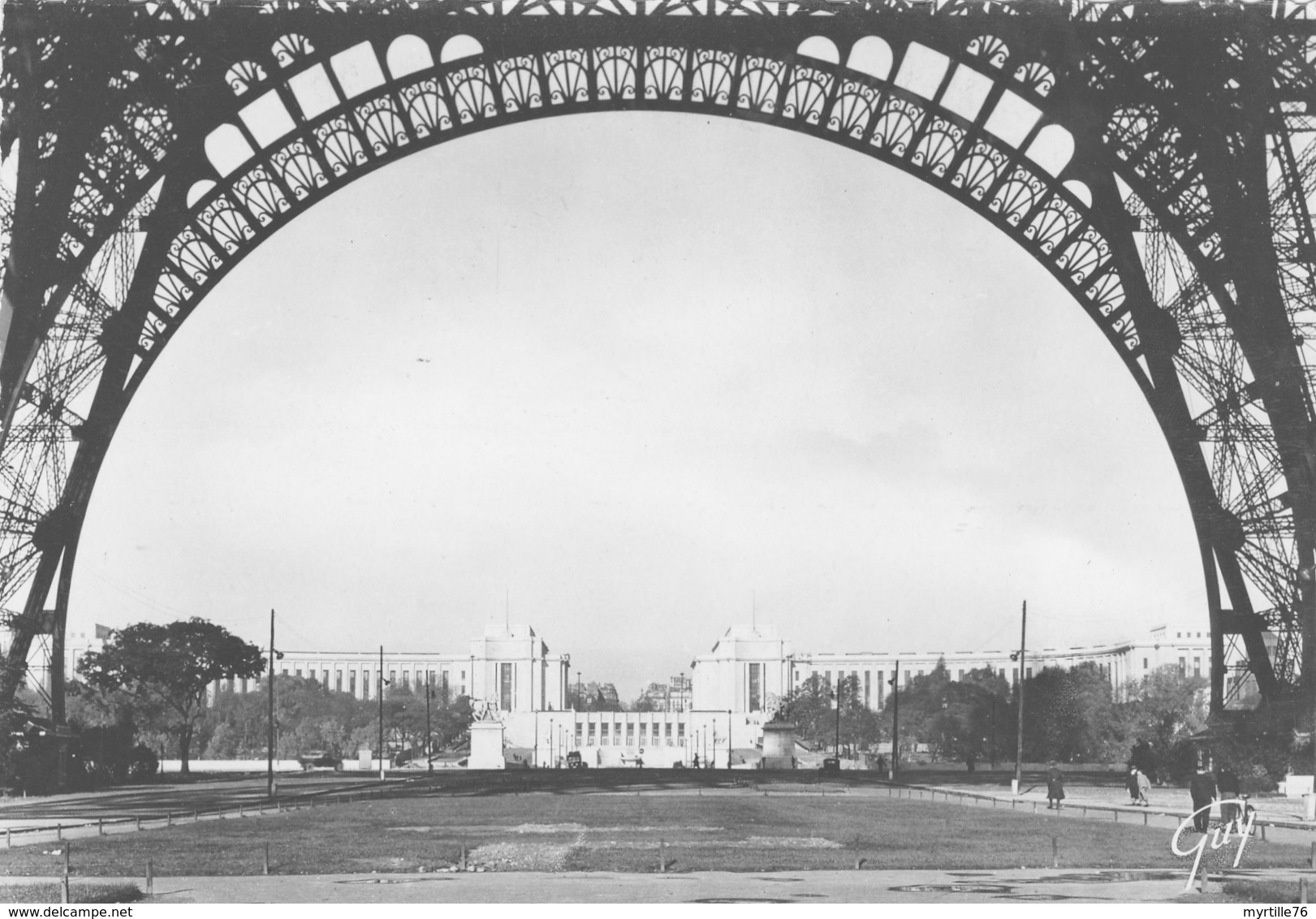 PARIS ET SES MERVEILLES: Le Palais De Chaillot Vu Sous La Tour Eiffel - Other Monuments