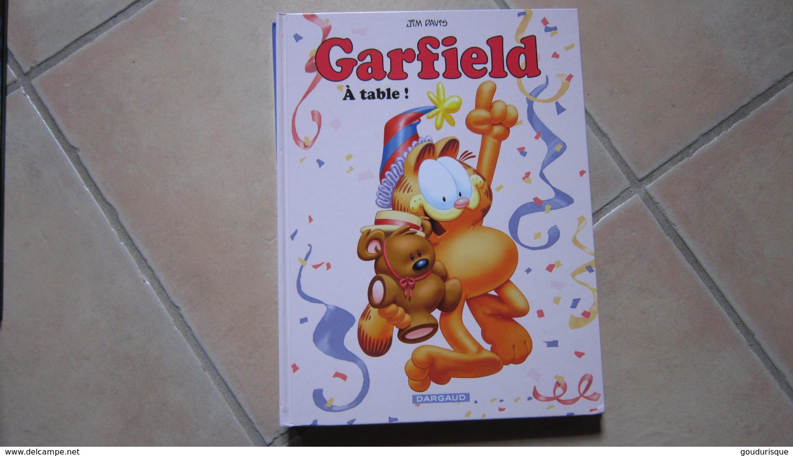 GARFIELD T49 A TABLE !   JIM DAVIS - Garfield