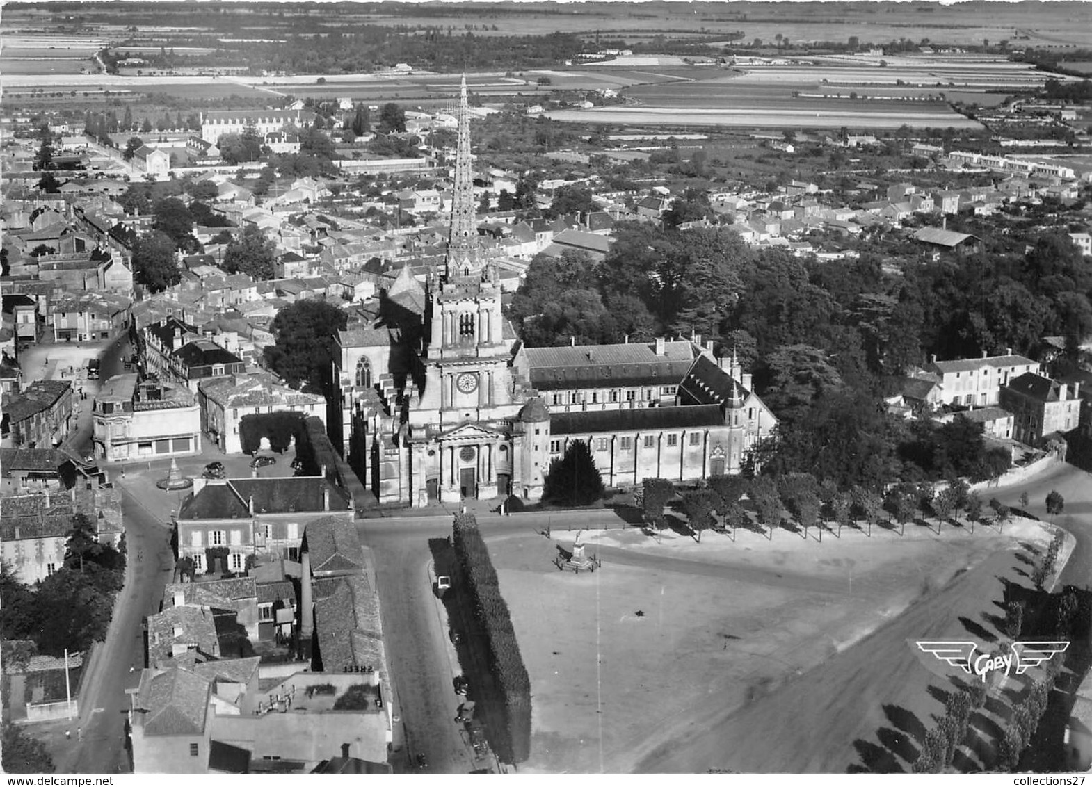 85-LUCON- VUE DU CIEL LA CATHEDRALE - Lucon