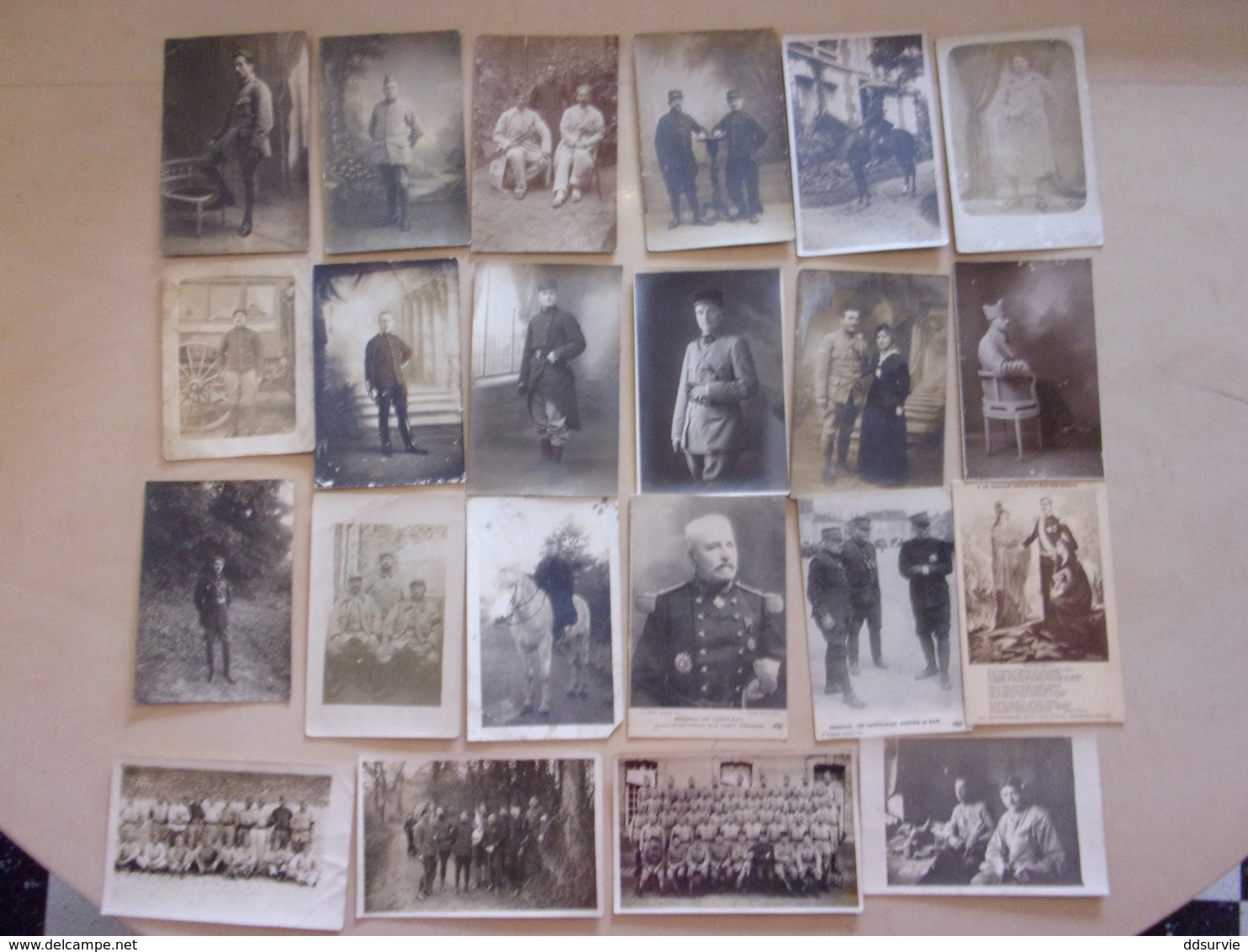 LOT DE 22 CPA  DE MILITAIRES ET GROUPES REGIMENTAIRES Dont 19 A IDENTIFIER - Guerre 1914-18