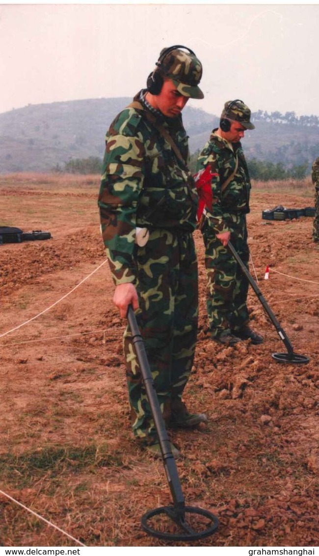 3 Photos Modern Chinese People's Liberation Army Artillery Mine Detectors Soldiers China 1990s Or 2000s ? - Other & Unclassified