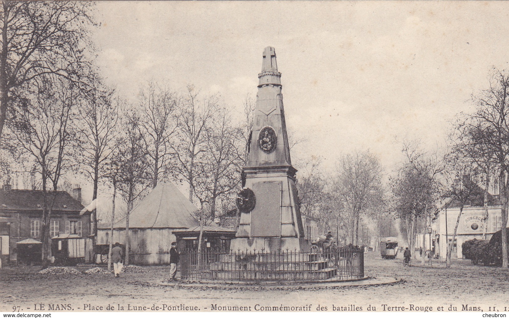 72. LE MANS. CPA . PLACE DE LA LUNE DE PONTLIEUE. MONUMENT COMMEMORATIF - Le Mans