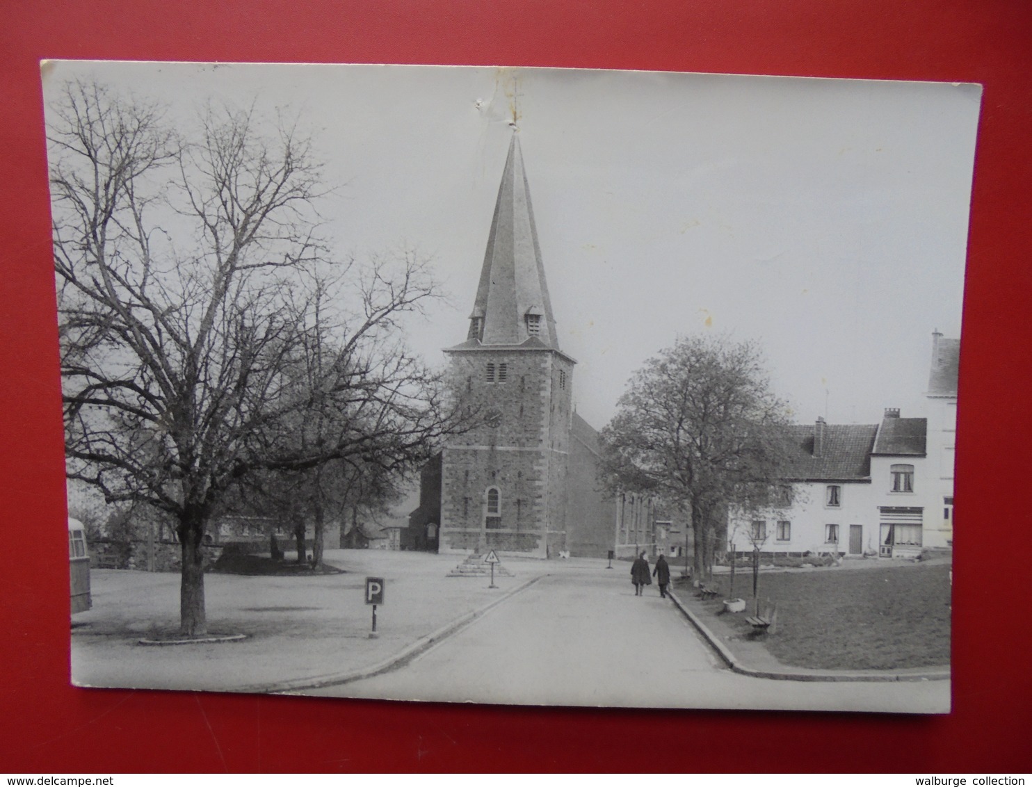 Sart-Lez-Spa :Eglise Et Grand Place (un Petit Trou De Punaise)(S195) - Jalhay