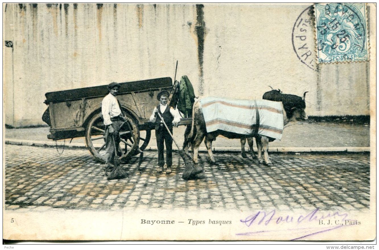 N°43 A -cpa Bayonne -types Basques- - Attelages